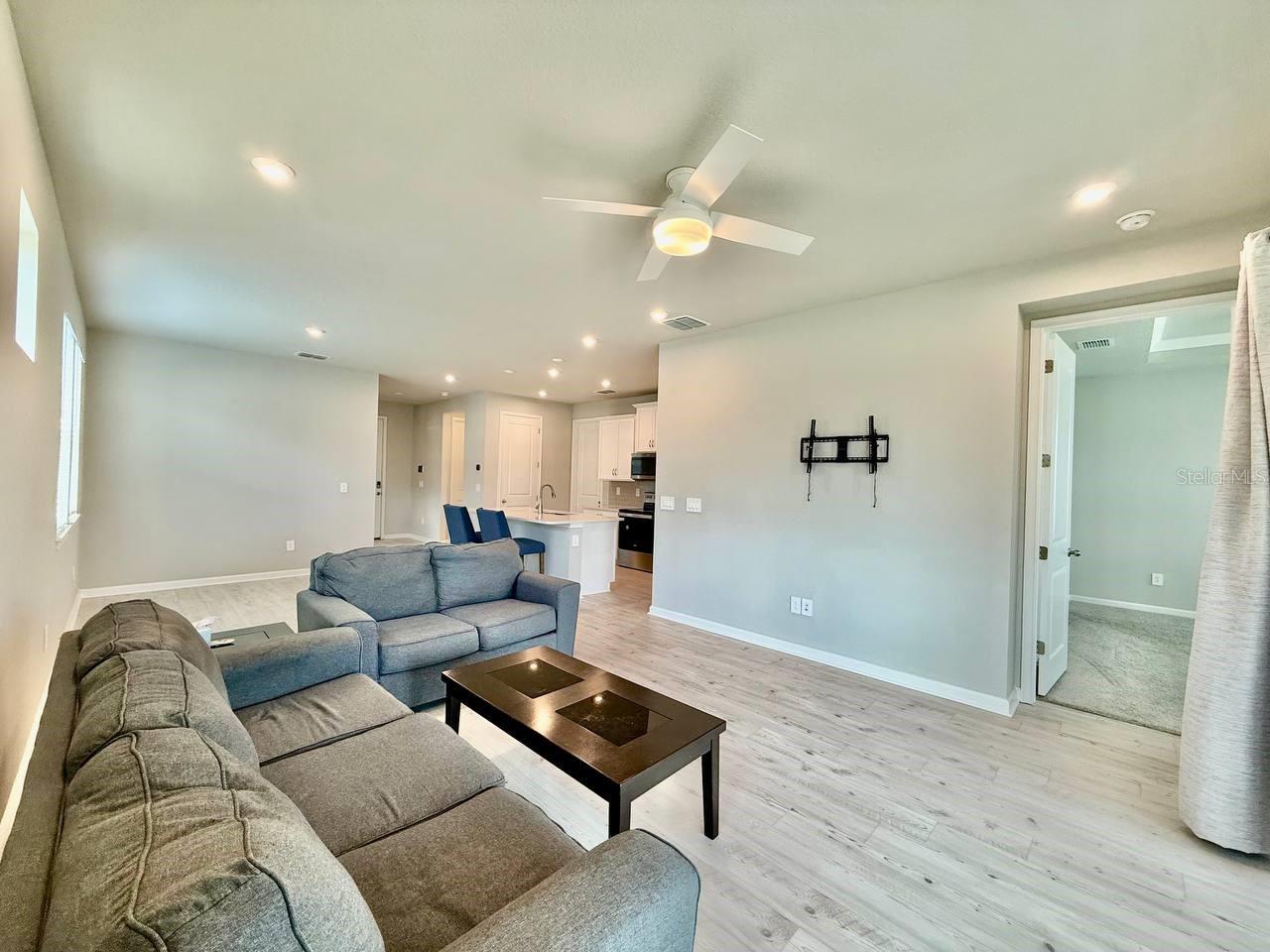 Image 18 of 36 For 6044 Timberdale Avenue