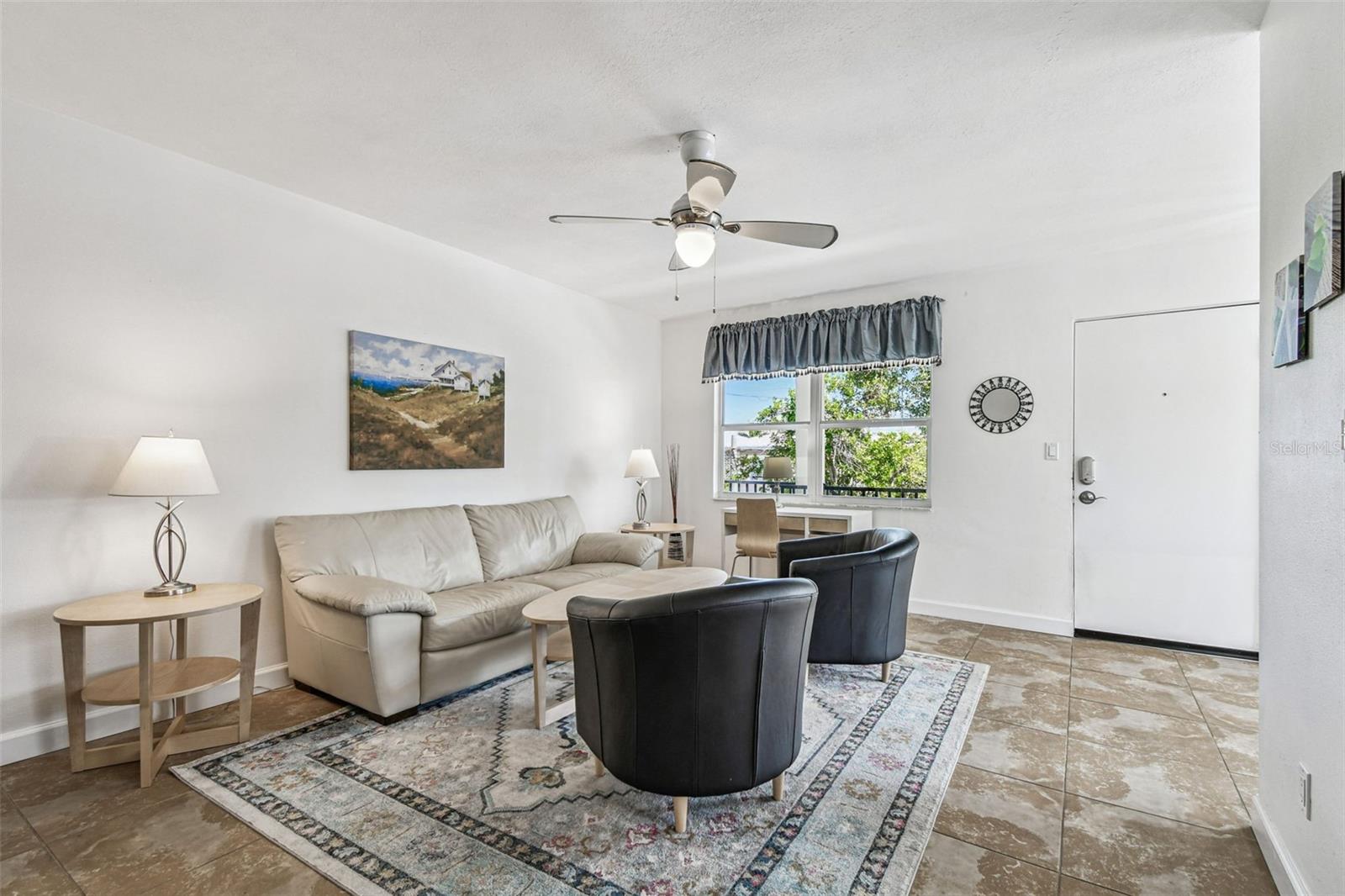 Image 12 of 30 For 210 6th Avenue N 9