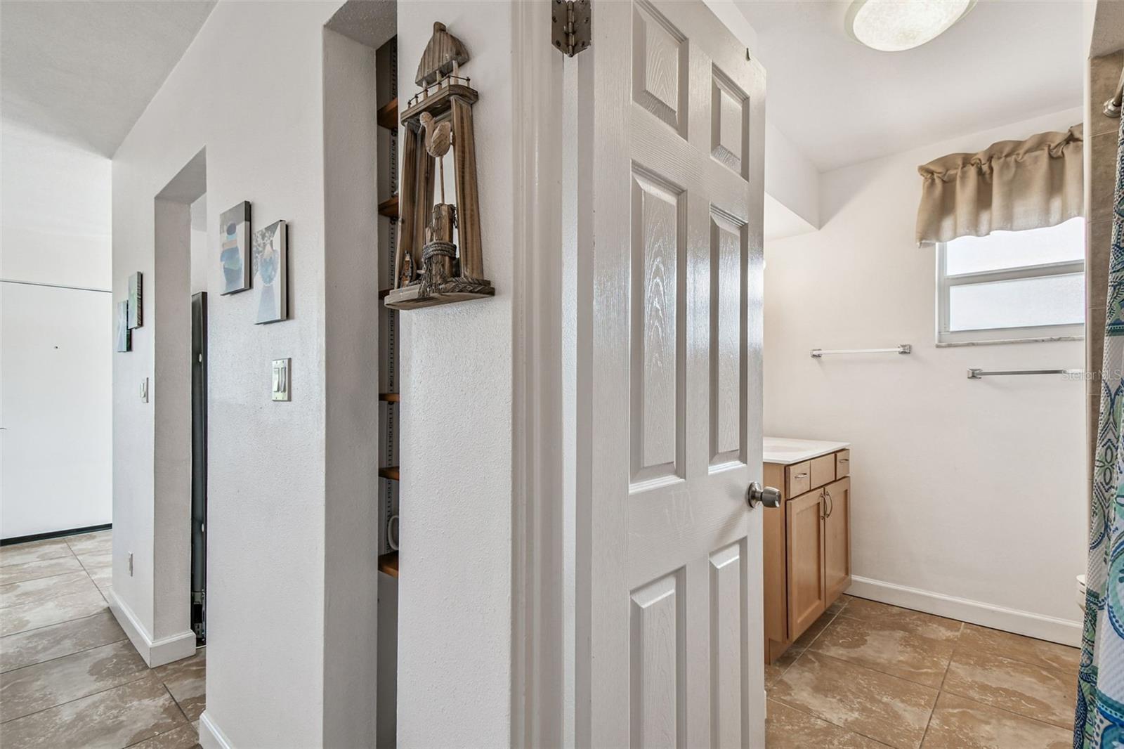 Image 19 of 30 For 210 6th Avenue N 9