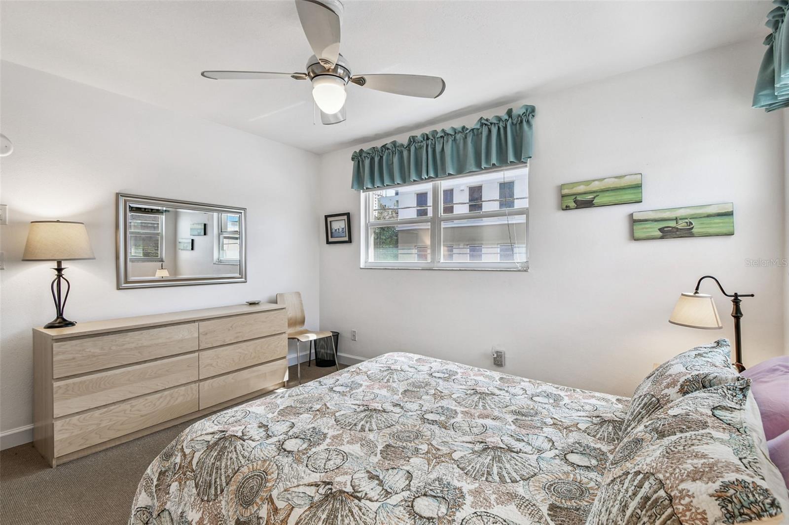 Image 22 of 30 For 210 6th Avenue N 9