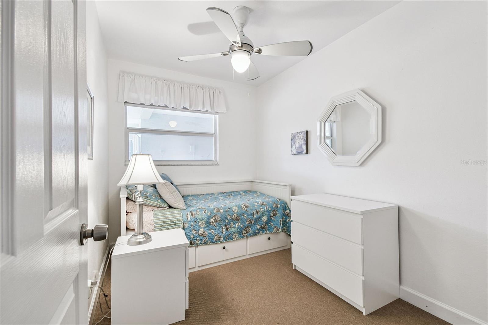 Image 25 of 30 For 210 6th Avenue N 9