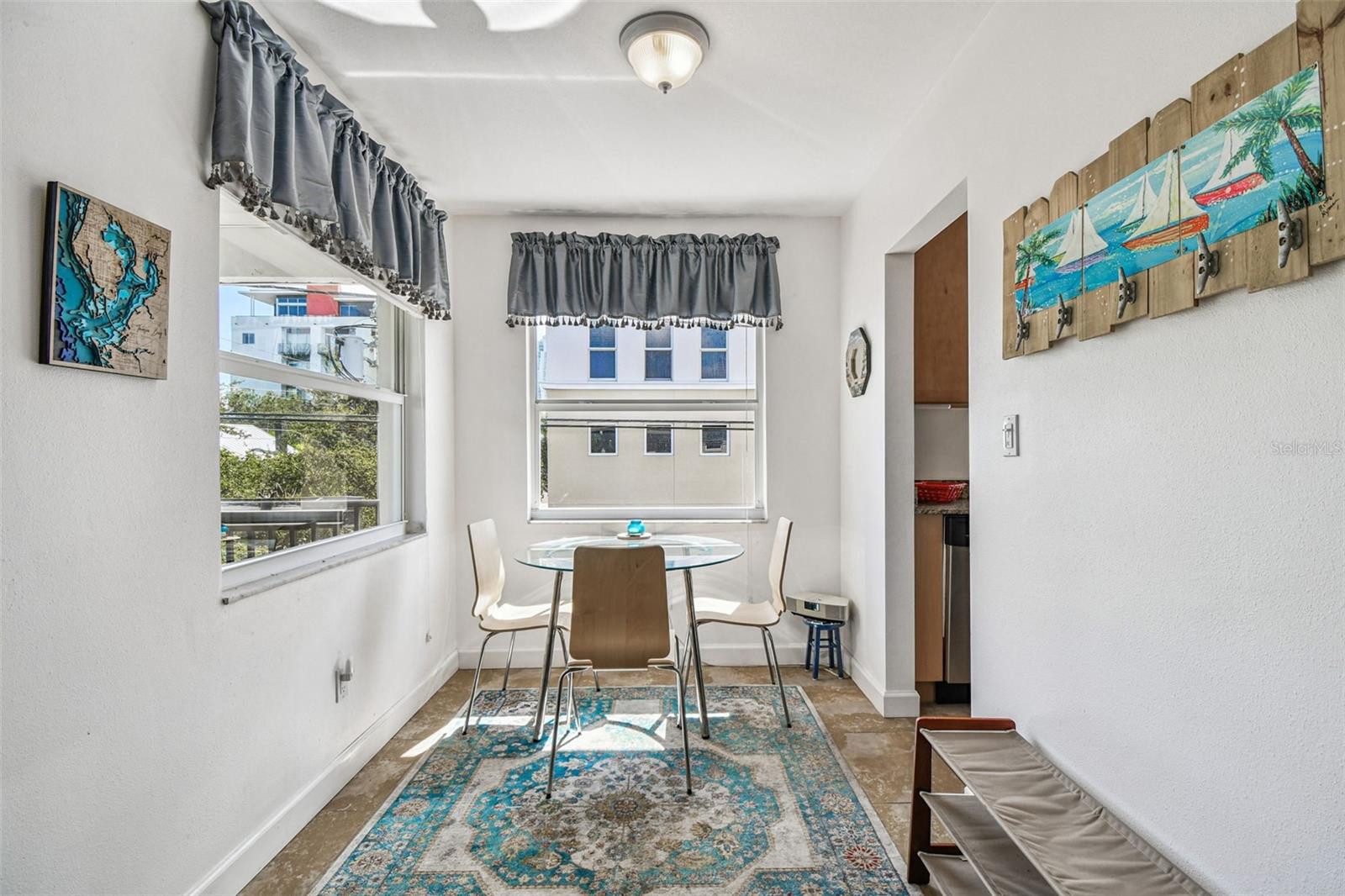 Image 8 of 30 For 210 6th Avenue N 9