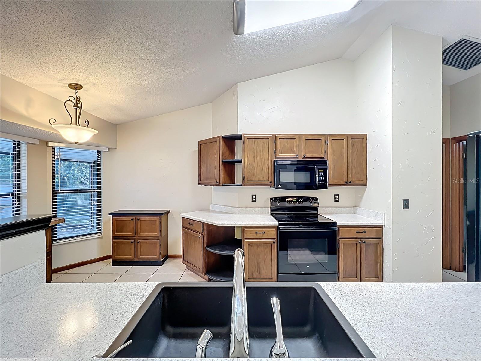 Image 10 of 39 For 5417 Lighthouse Road