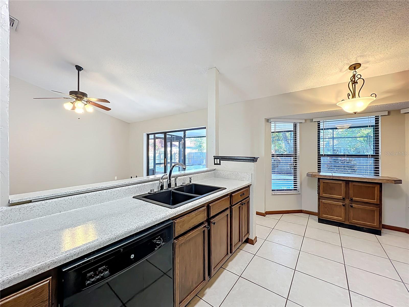 Image 12 of 39 For 5417 Lighthouse Road