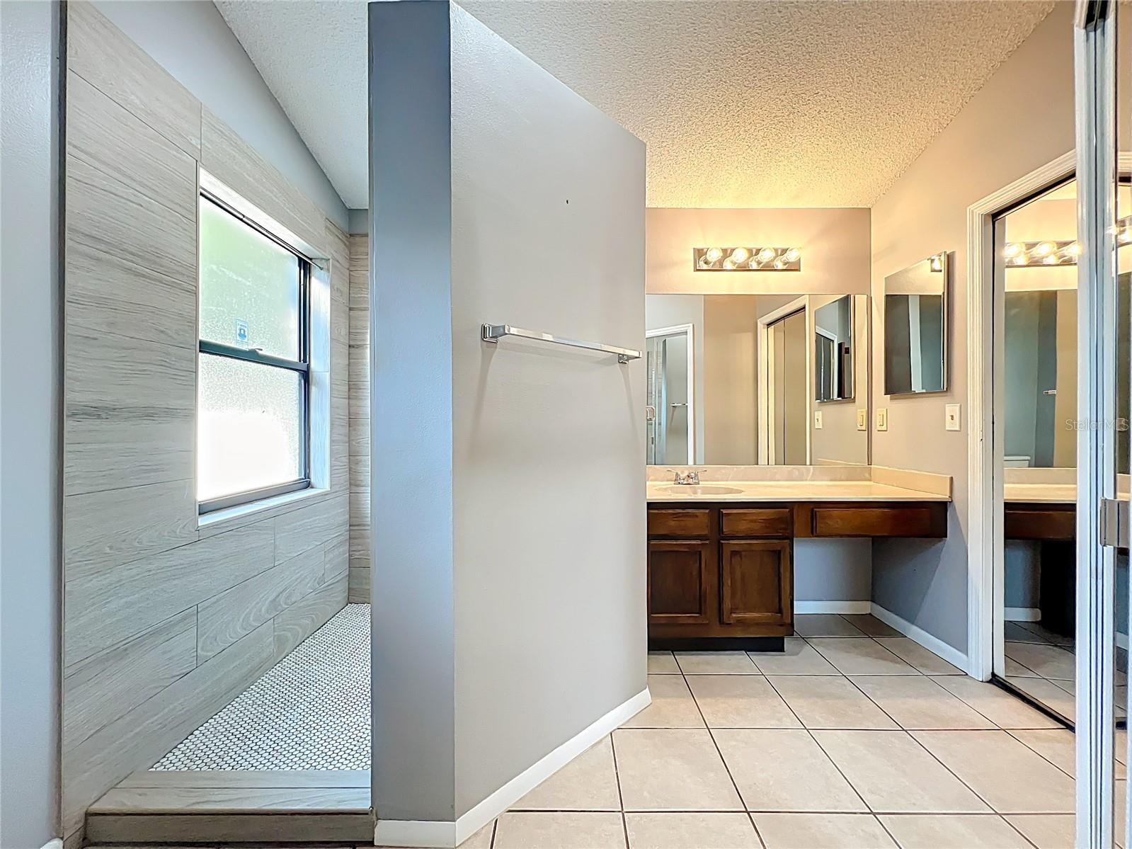 Image 17 of 39 For 5417 Lighthouse Road