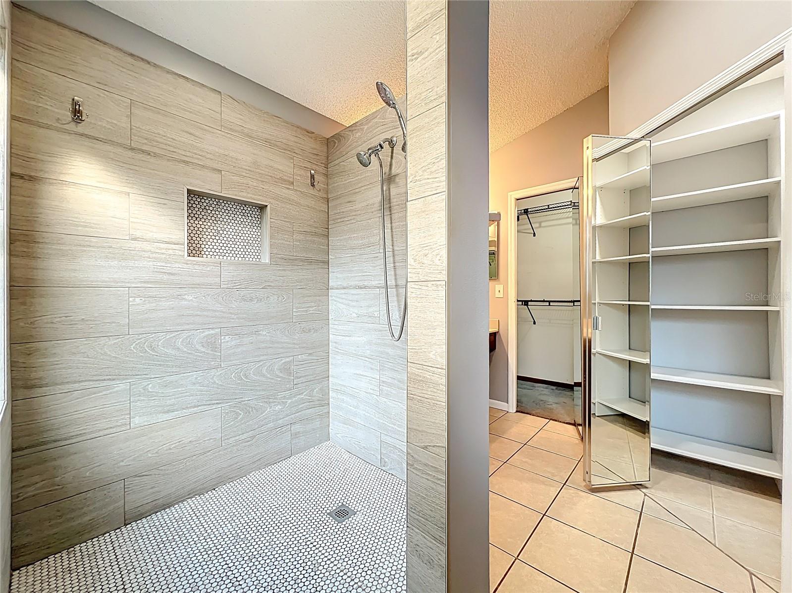 Image 18 of 39 For 5417 Lighthouse Road