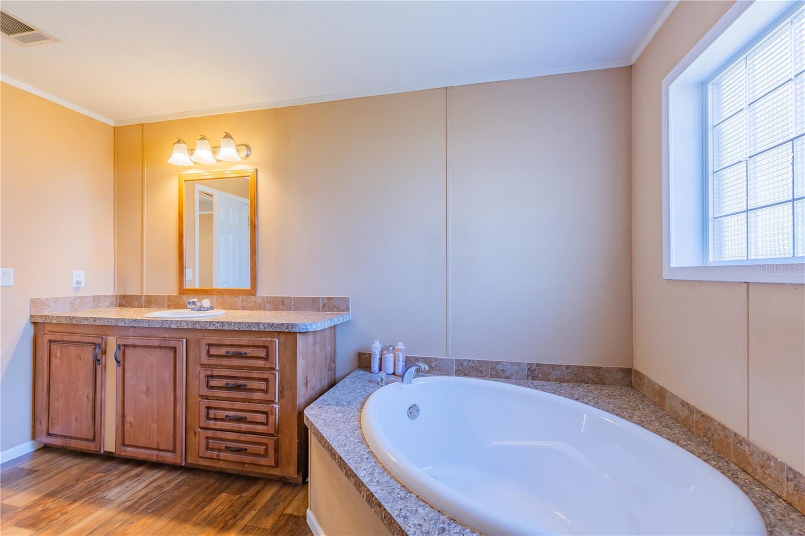 Image 27 of 55 For 38616 Coleen Avenue