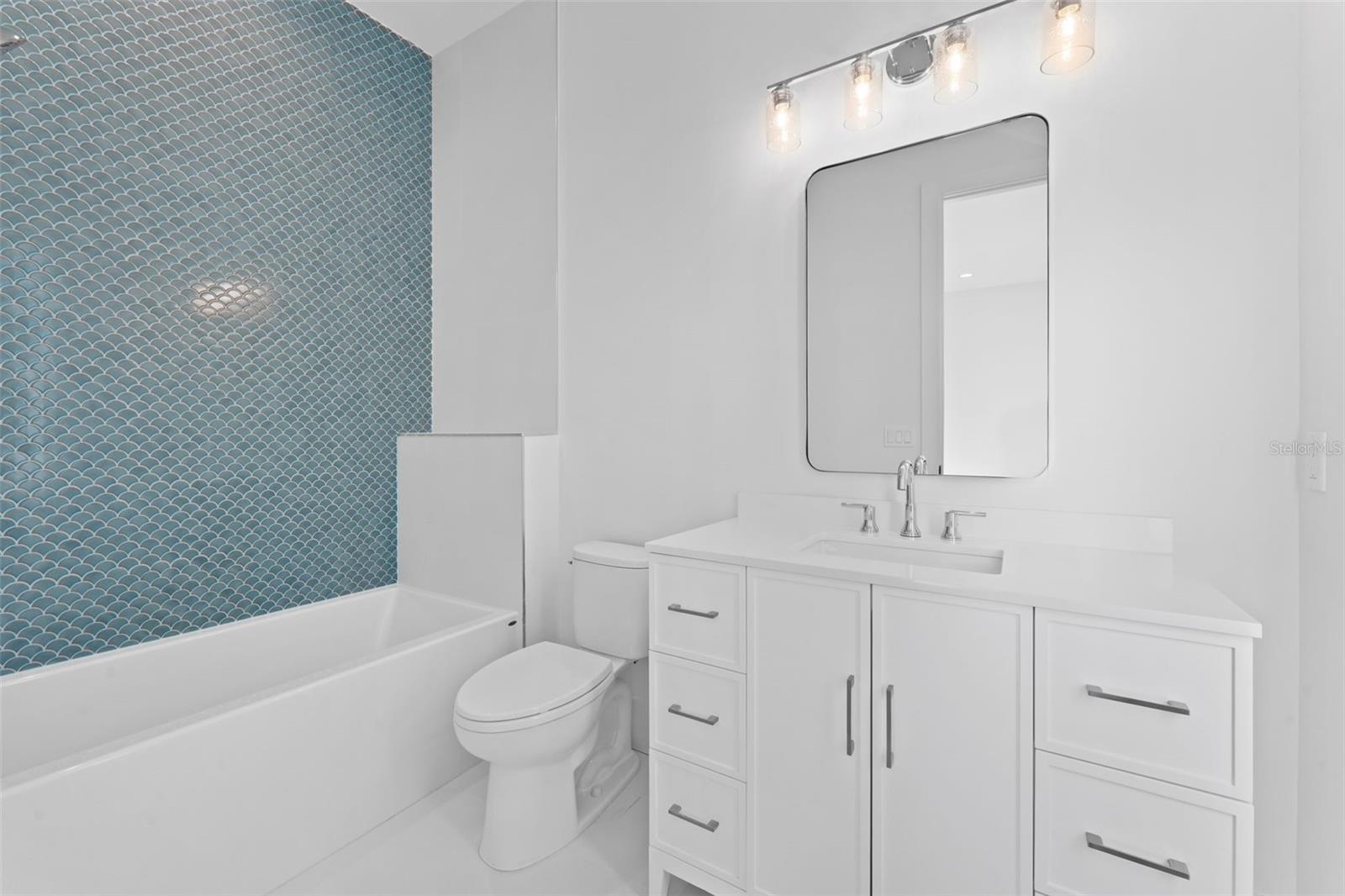 Image 32 of 53 For 3013 West Shore