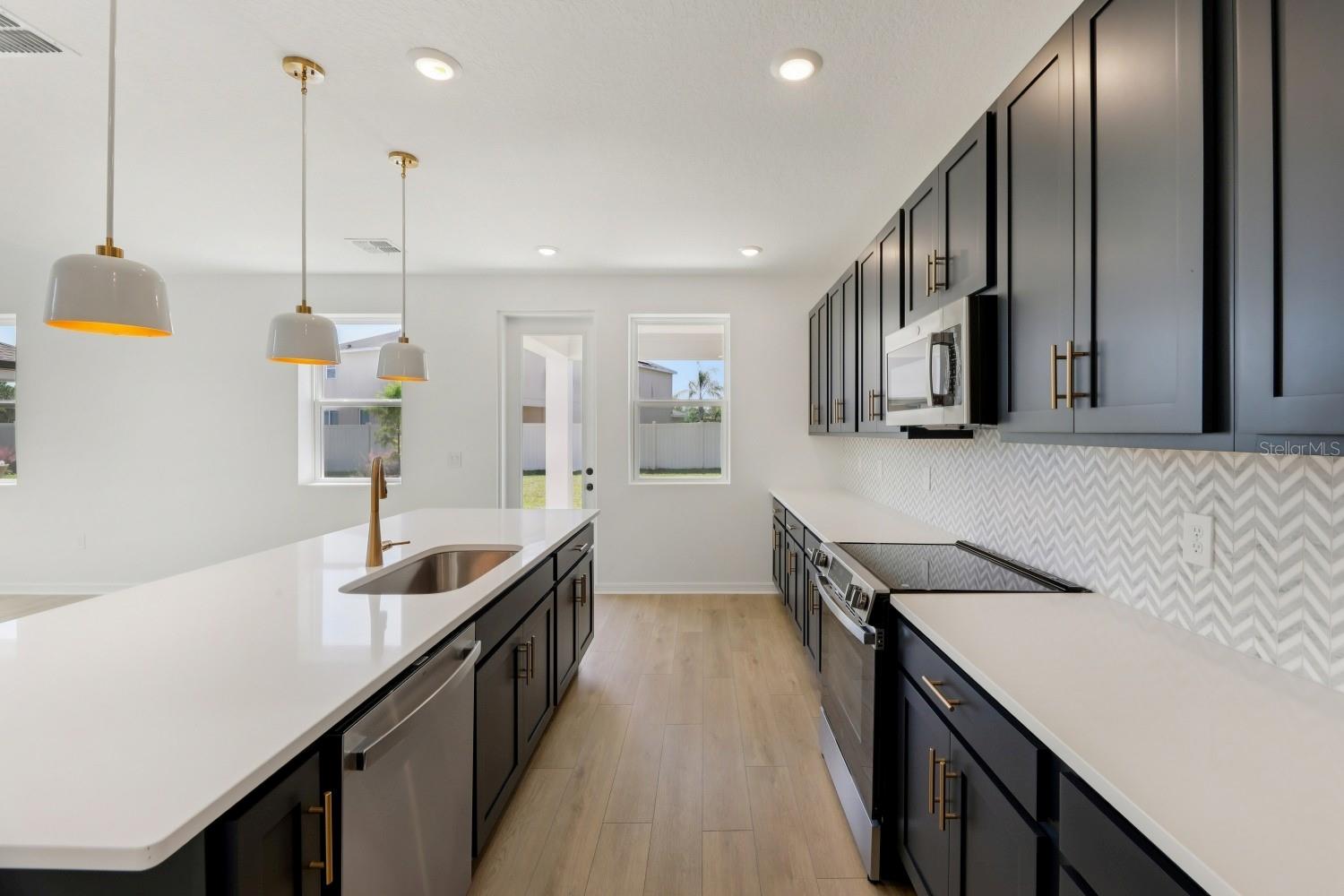 Image 11 of 36 For 2226 Broadbrook Drive