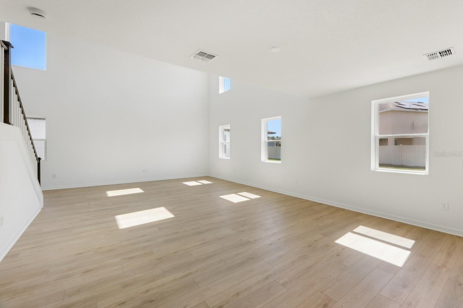 Image 7 of 36 For 2226 Broadbrook Drive