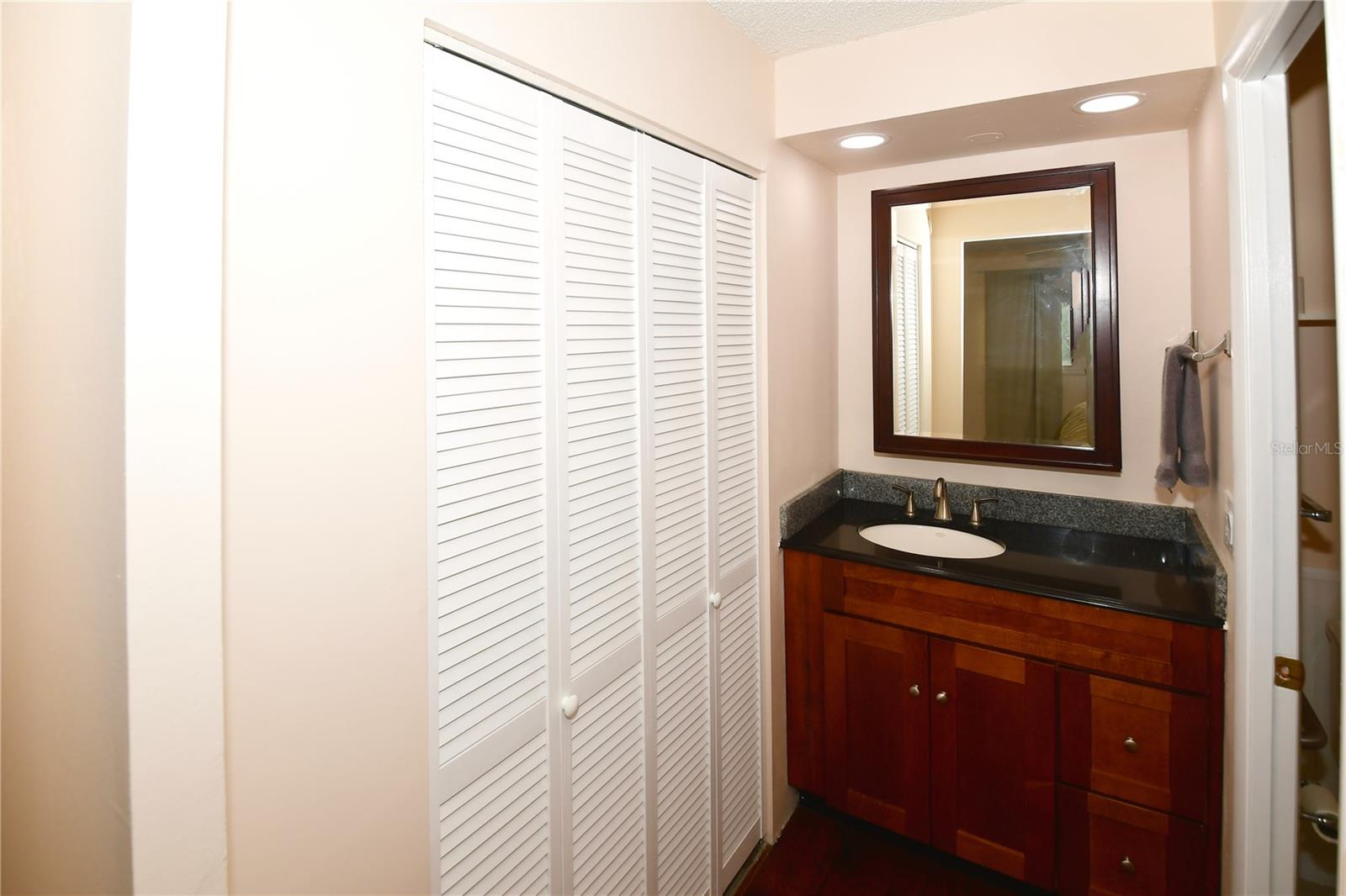 Image 15 of 27 For 13920 Mission Oaks Boulevard 13920