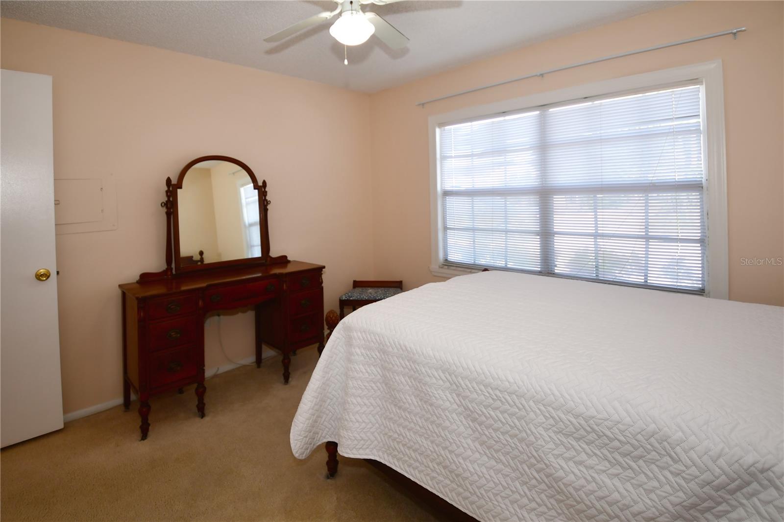 Image 17 of 27 For 13920 Mission Oaks Boulevard 13920