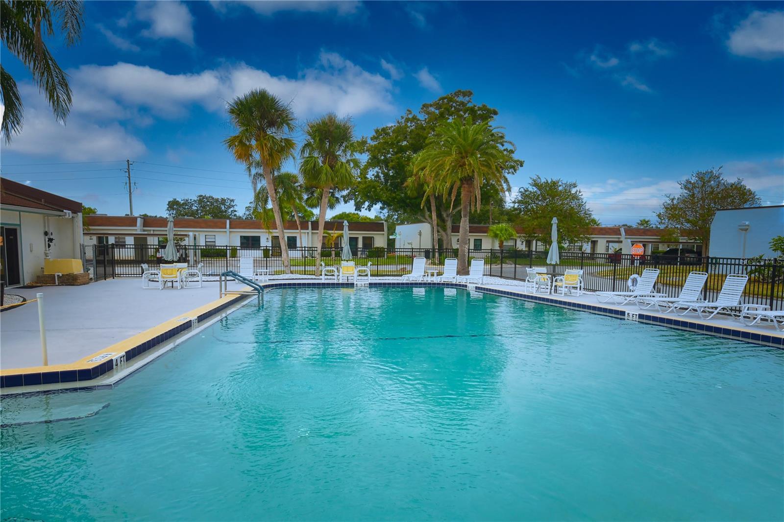 Image 26 of 27 For 13920 Mission Oaks Boulevard 13920