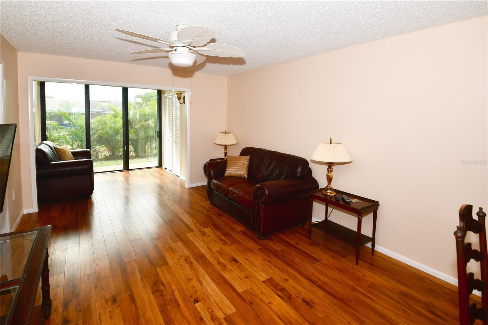 Image 5 of 27 For 13920 Mission Oaks Boulevard 13920