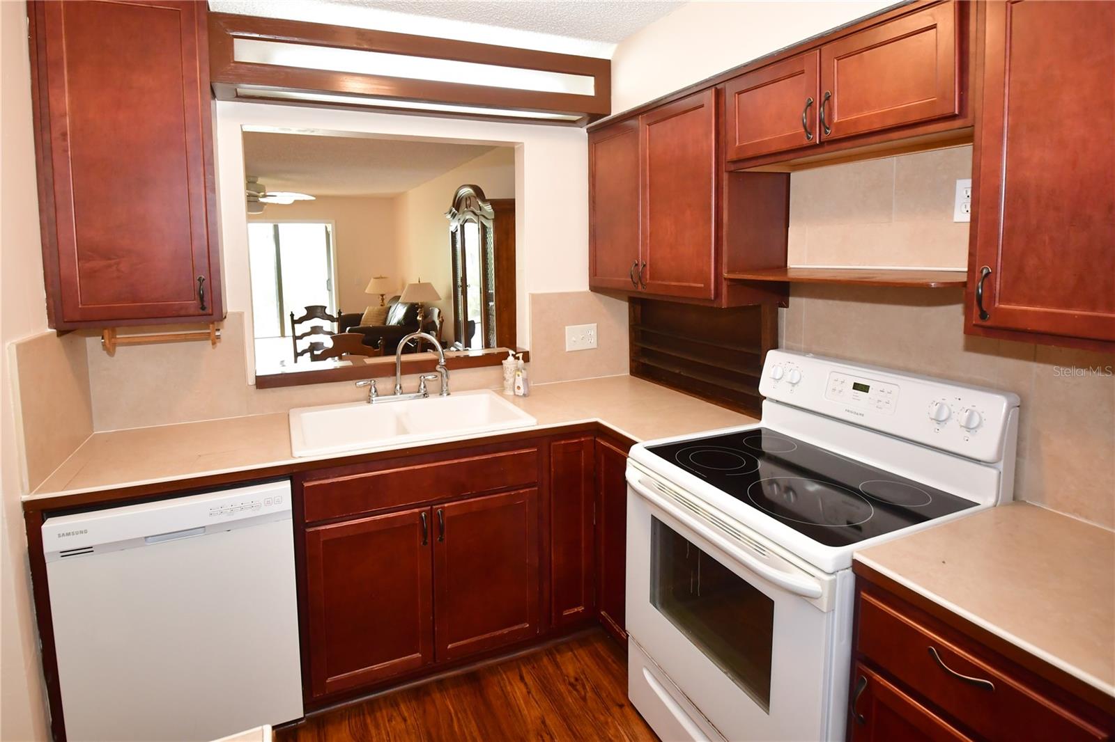 Image 8 of 27 For 13920 Mission Oaks Boulevard 13920