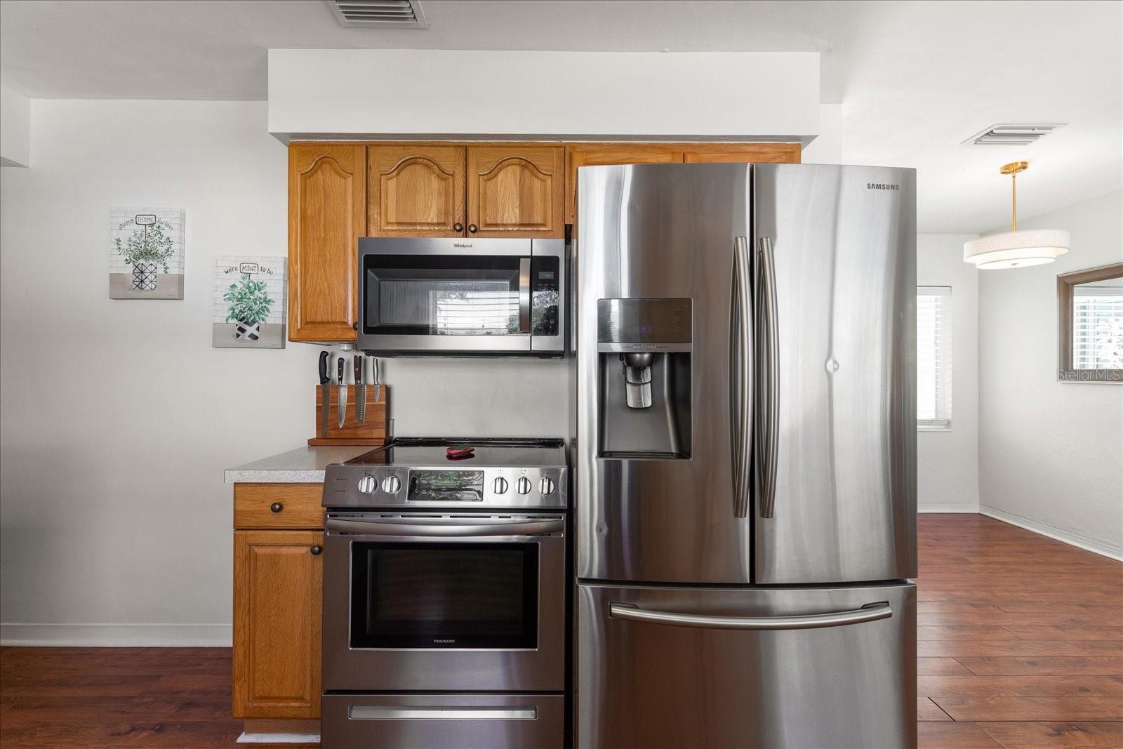 Image 11 of 30 For 5851 44th Avenue N