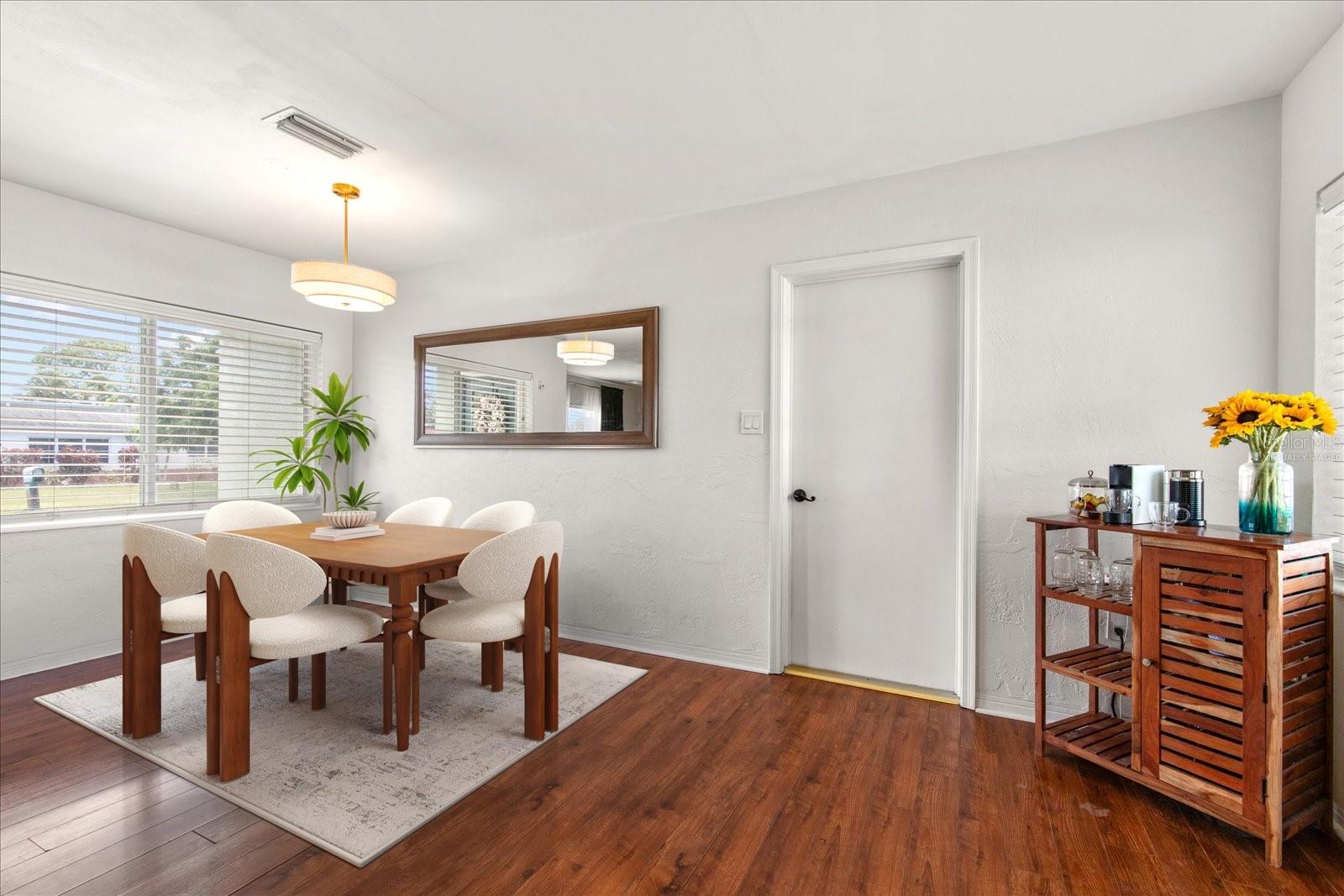 Image 13 of 30 For 5851 44th Avenue N