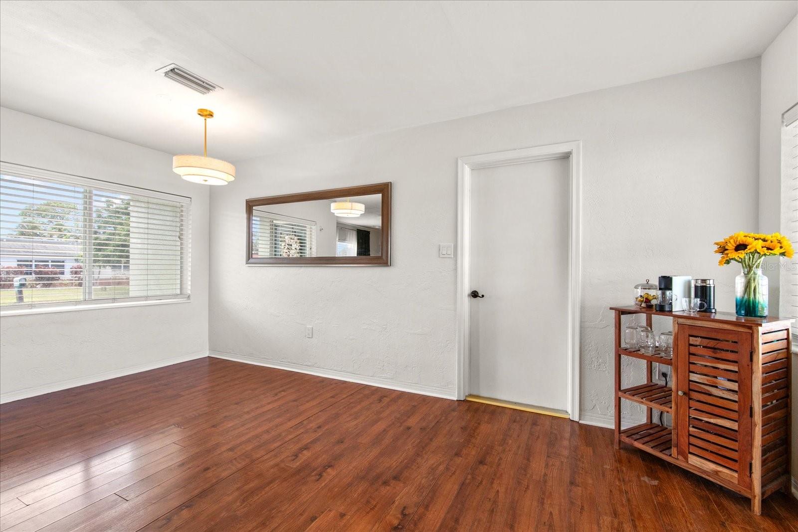 Image 14 of 30 For 5851 44th Avenue N