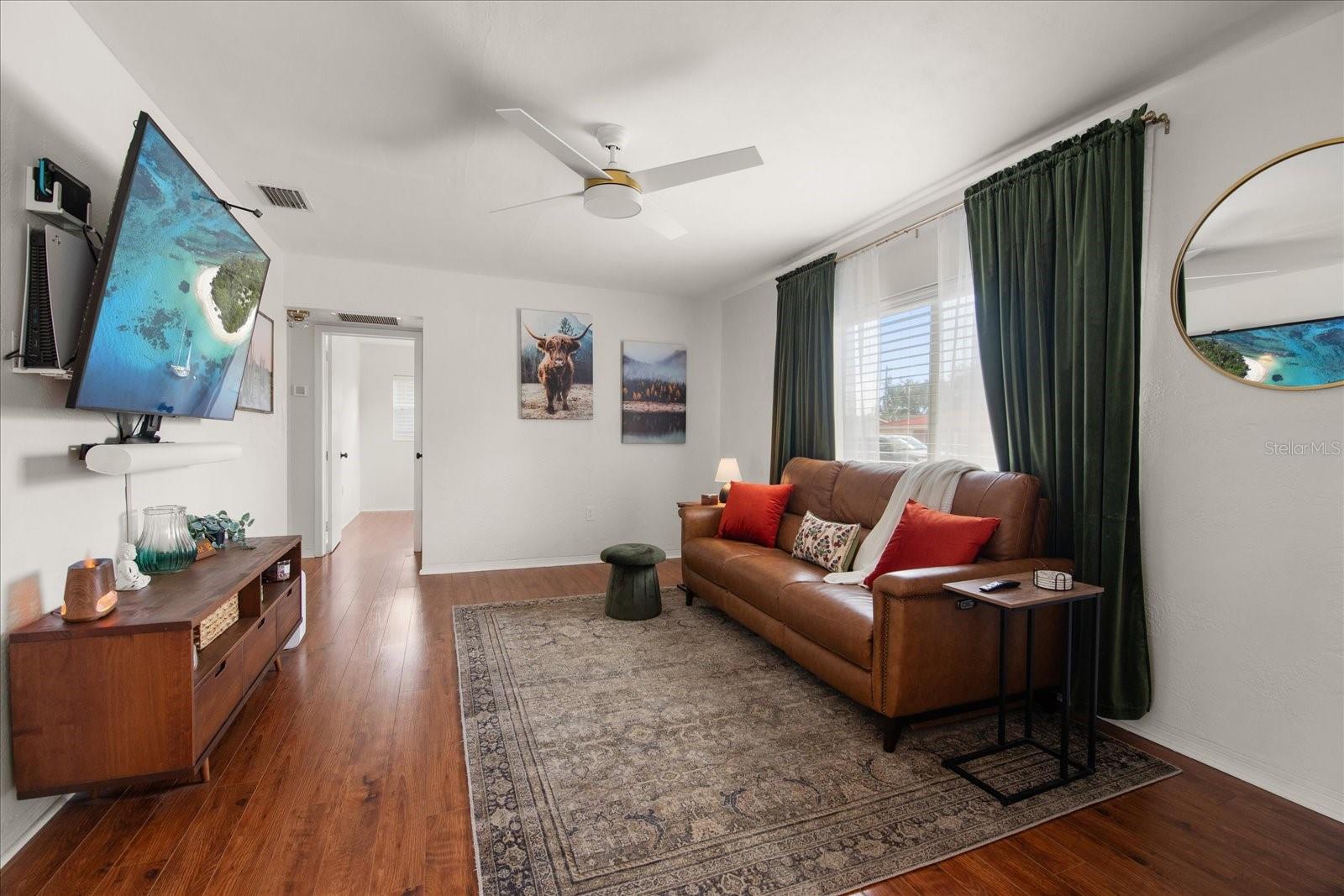 Image 5 of 30 For 5851 44th Avenue N