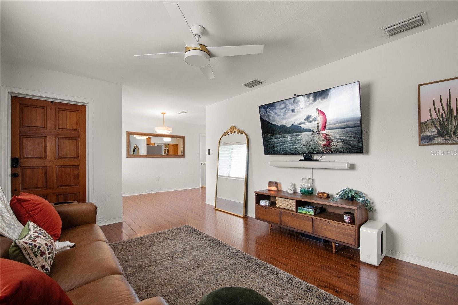 Image 7 of 30 For 5851 44th Avenue N