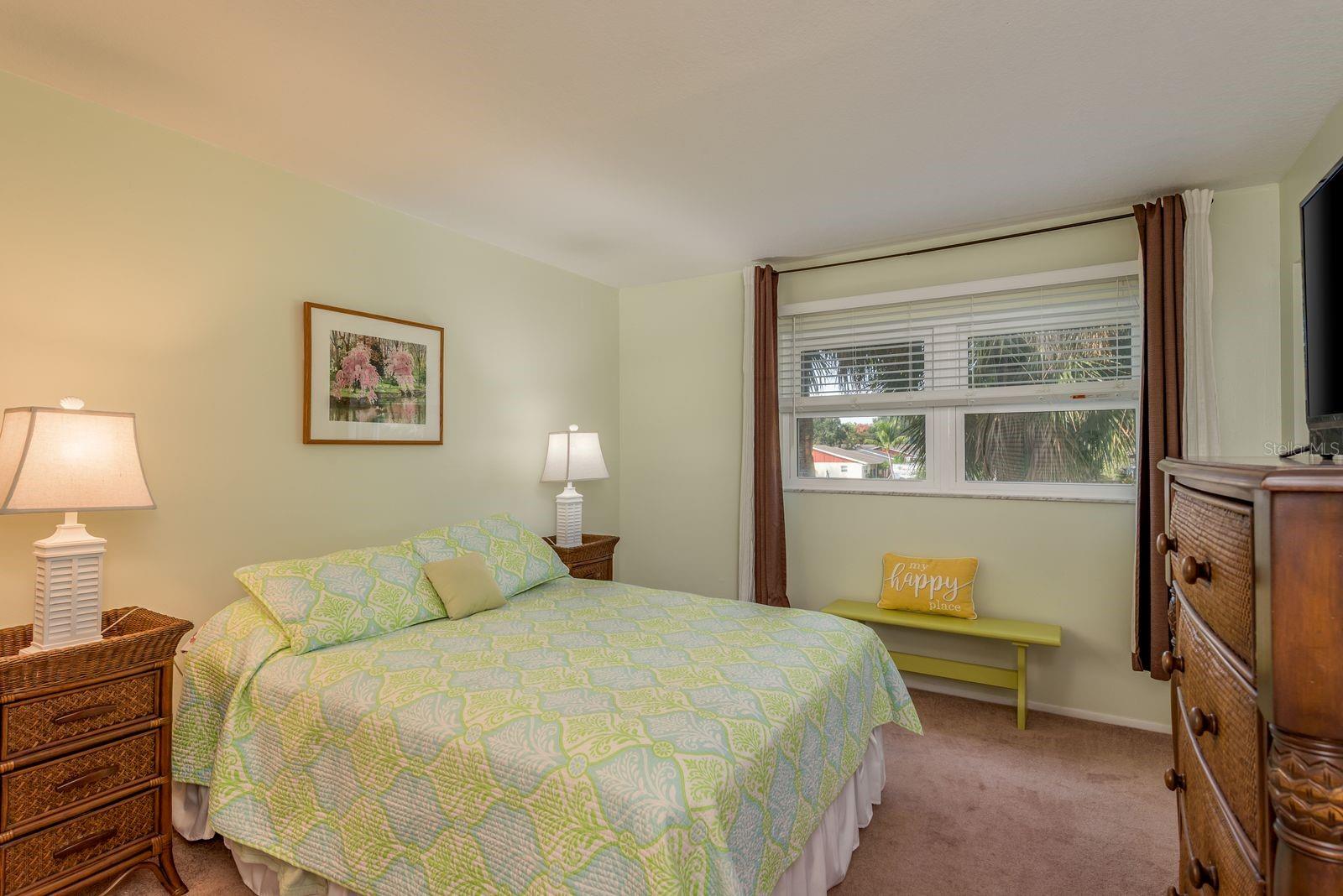 Image 11 of 26 For 936 Virginia Street 208