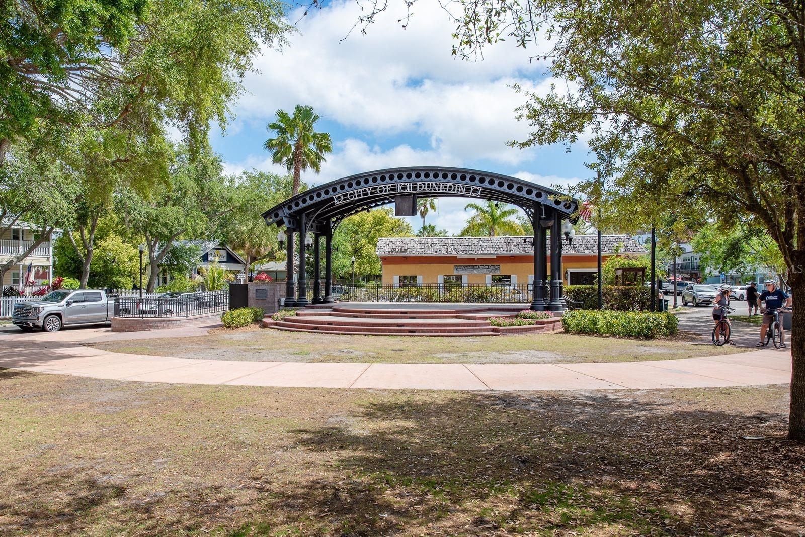 Image 21 of 26 For 936 Virginia Street 208