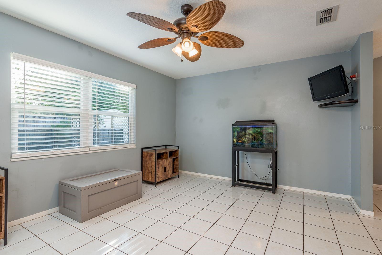 Image 11 of 39 For 8120 Buttonball Lane