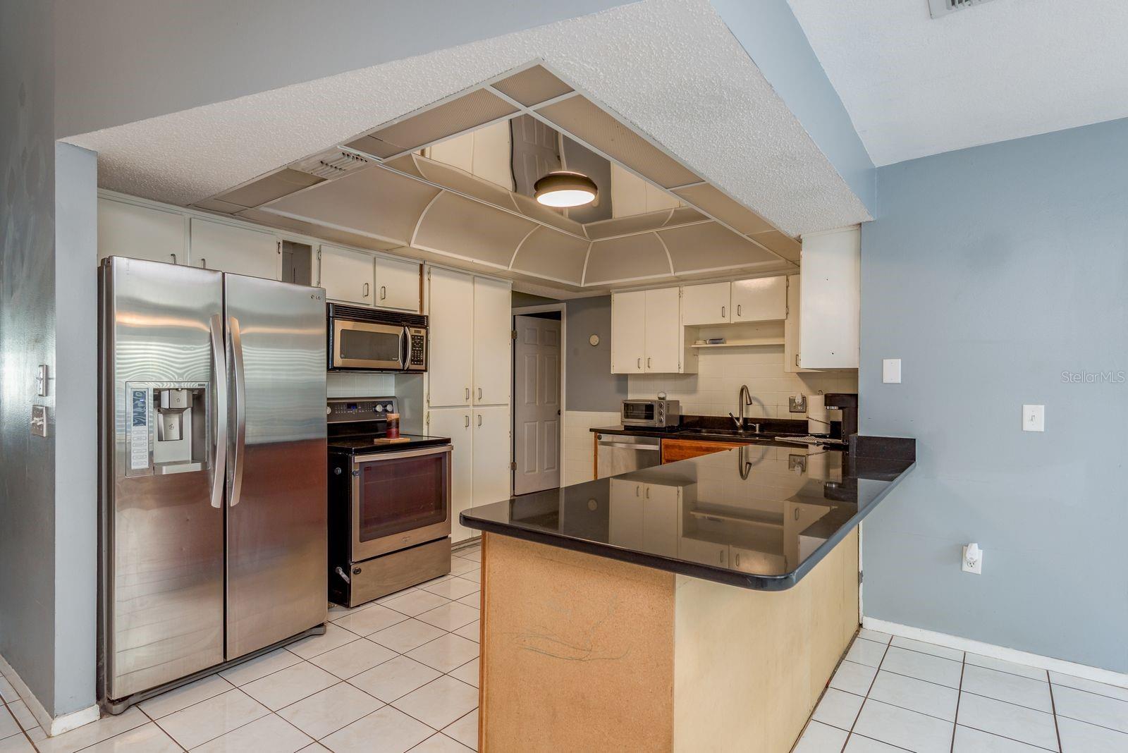 Image 13 of 39 For 8120 Buttonball Lane