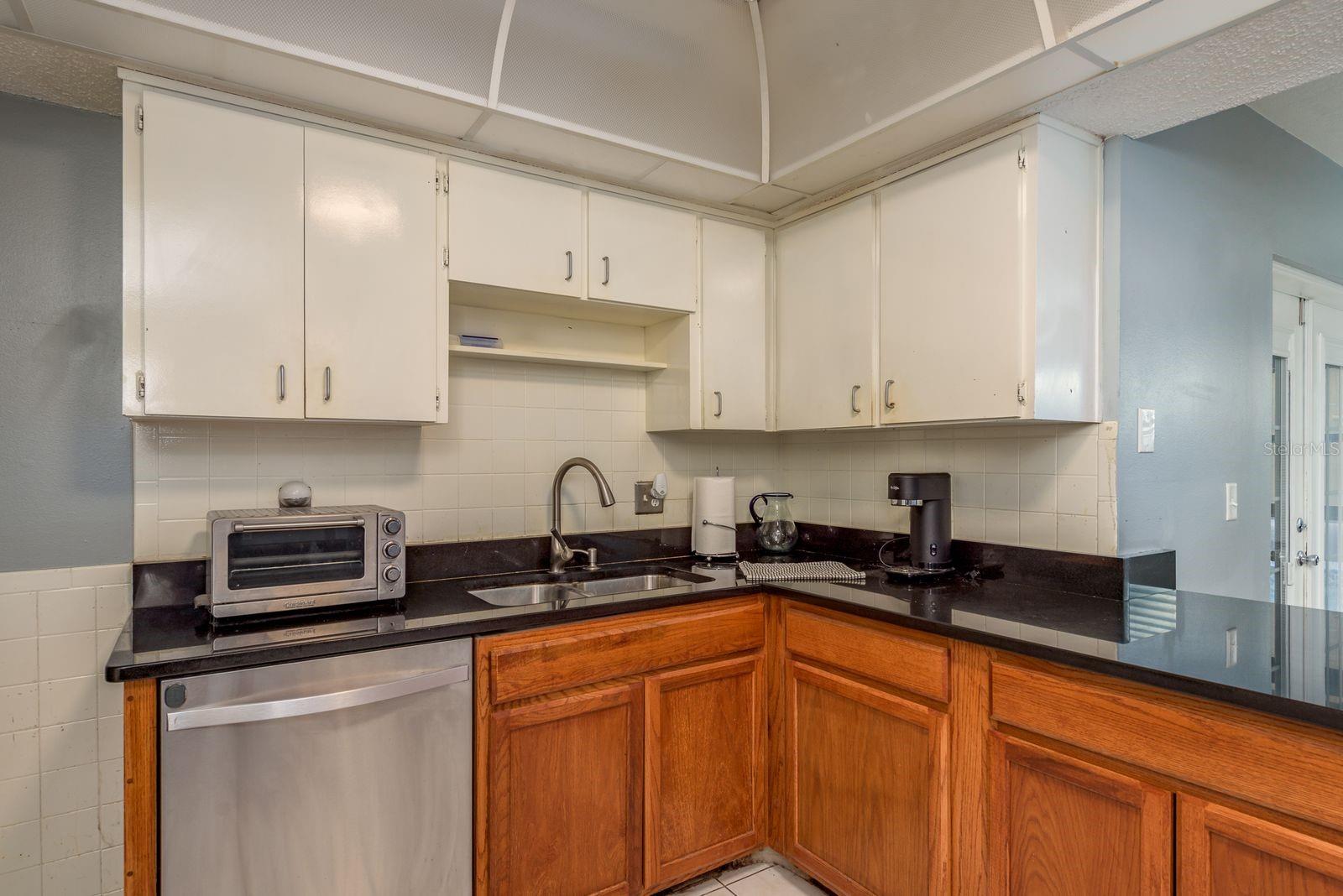 Image 16 of 39 For 8120 Buttonball Lane
