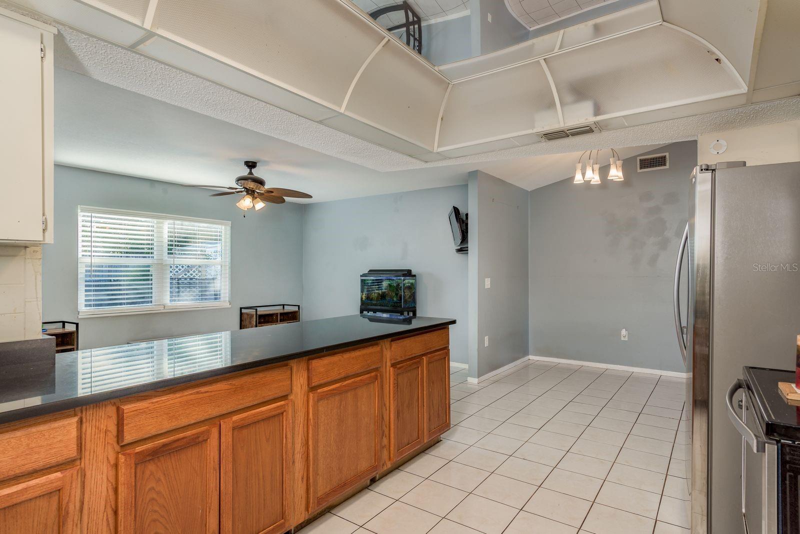 Image 17 of 39 For 8120 Buttonball Lane
