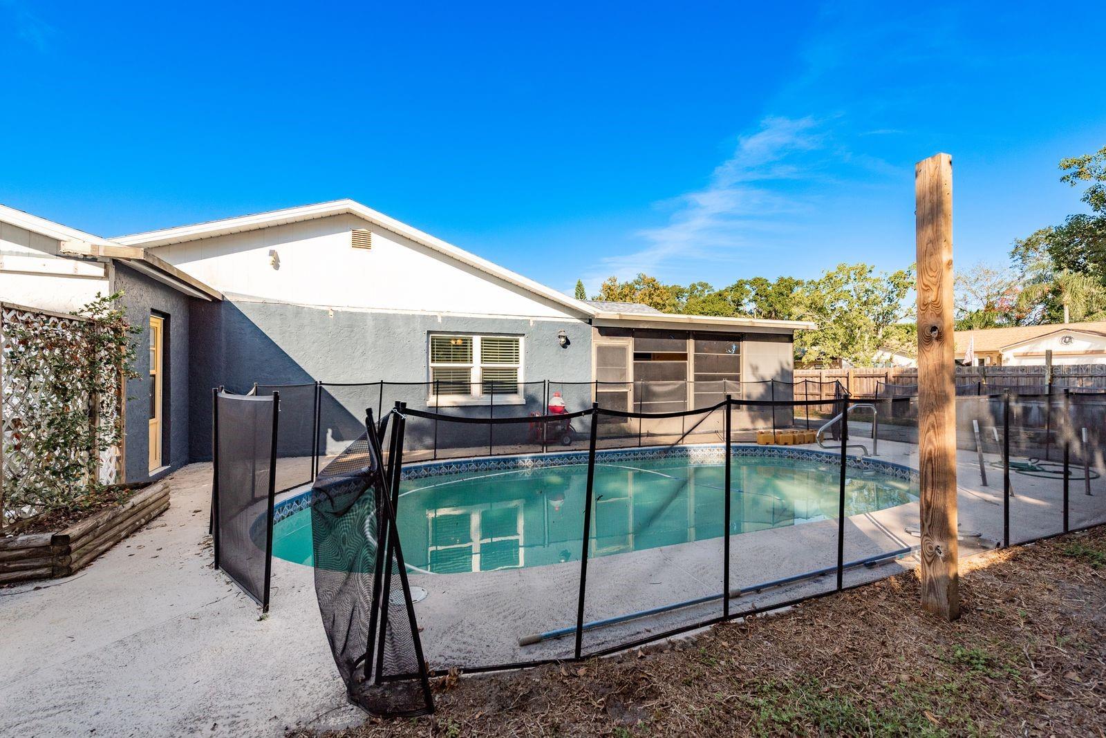 Image 37 of 39 For 8120 Buttonball Lane