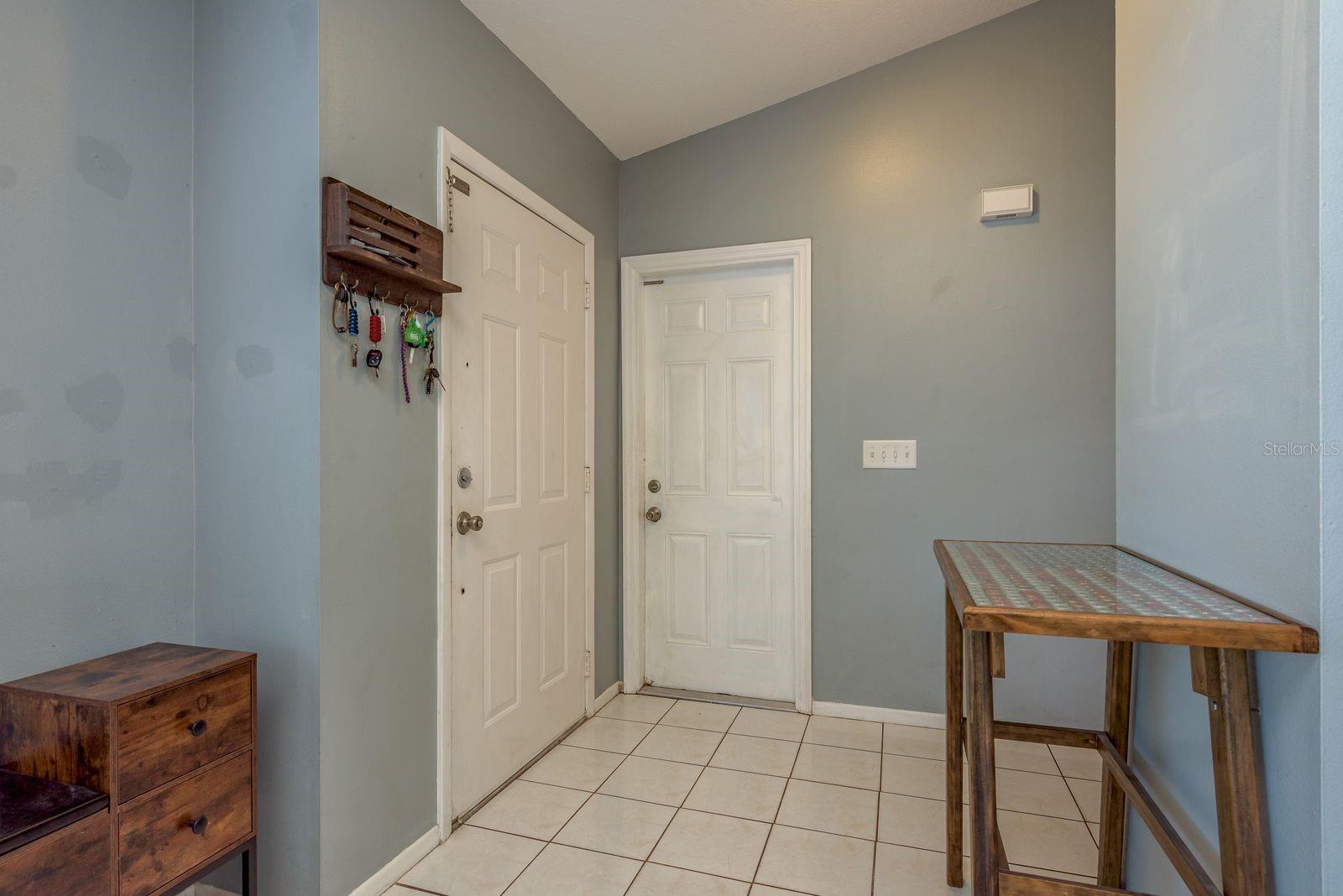 Image 4 of 39 For 8120 Buttonball Lane