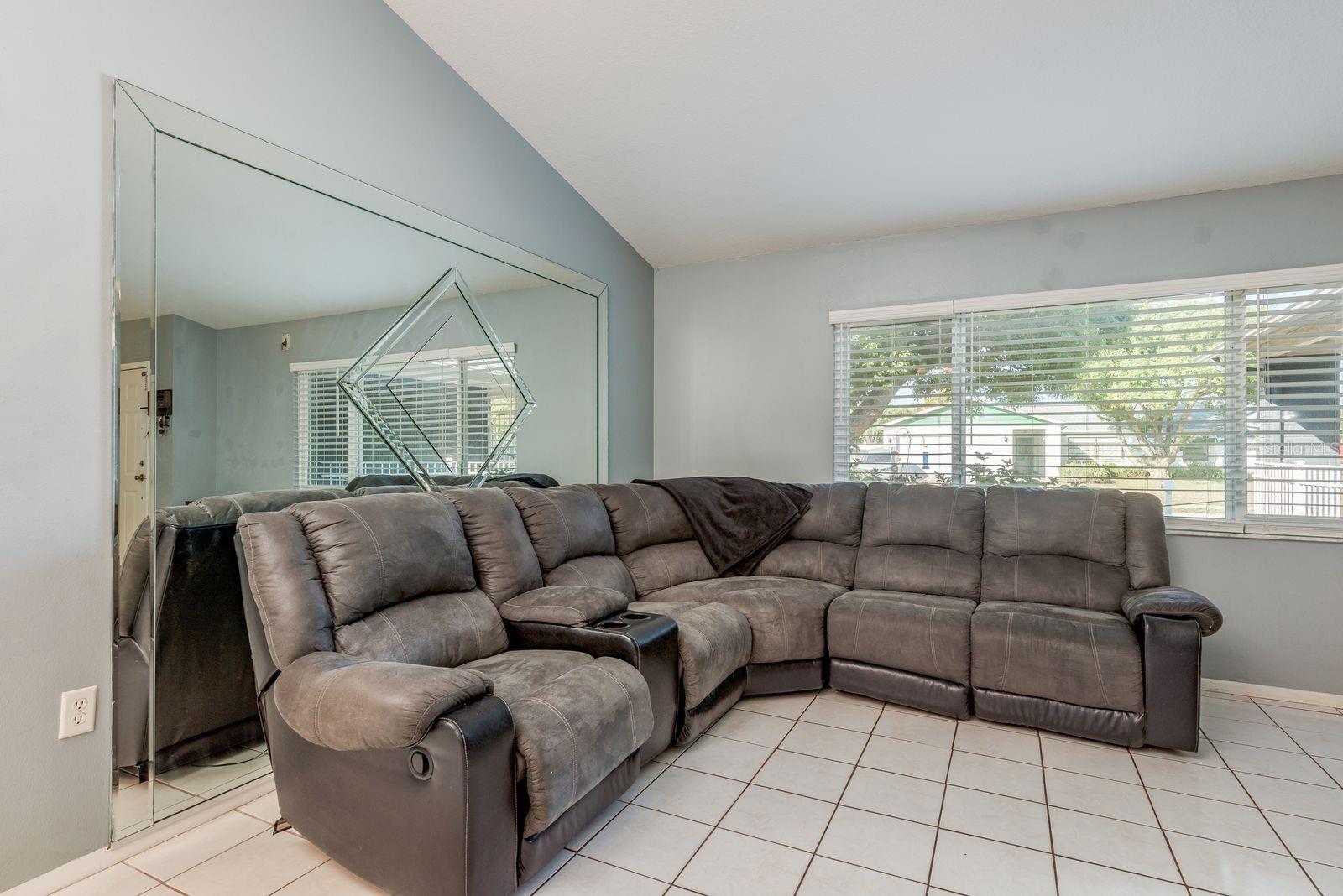 Image 7 of 39 For 8120 Buttonball Lane