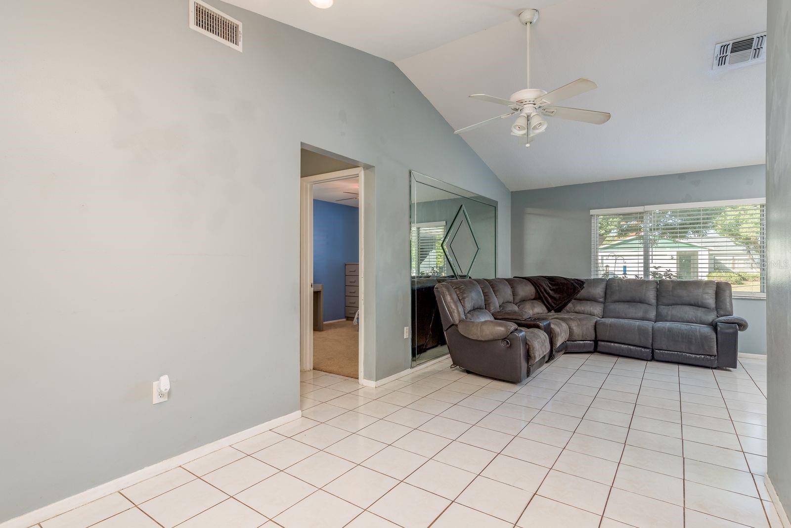 Image 9 of 39 For 8120 Buttonball Lane