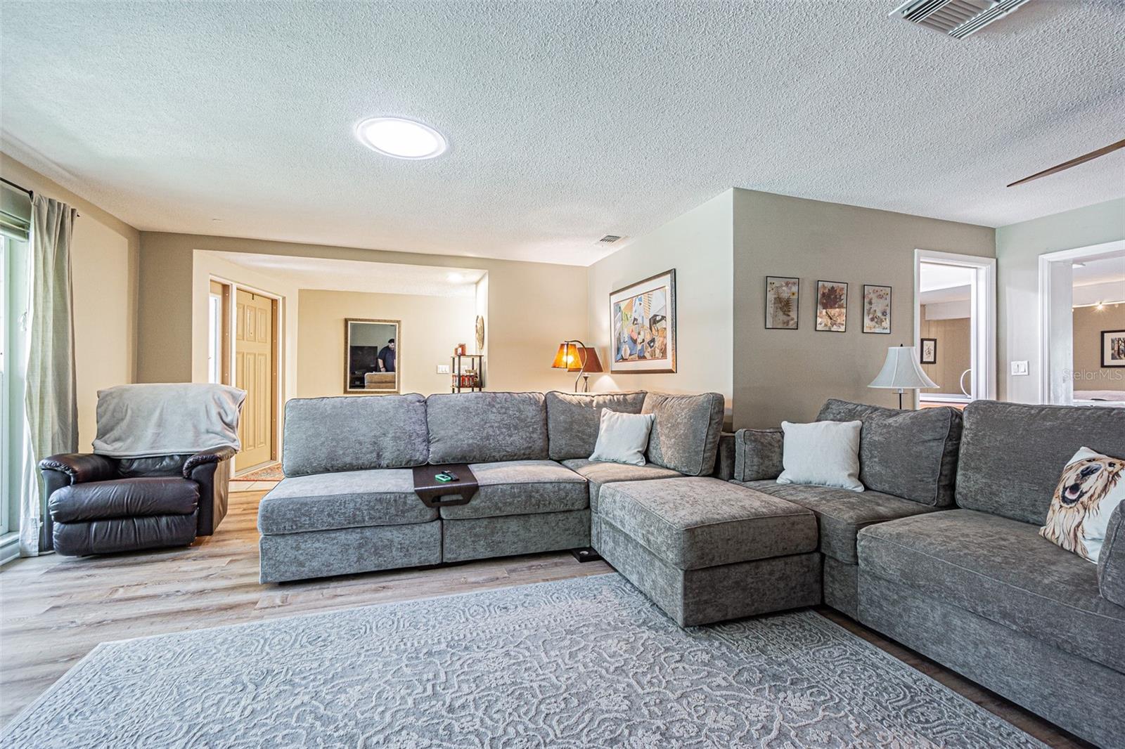 Image 12 of 50 For 936 Highview Drive