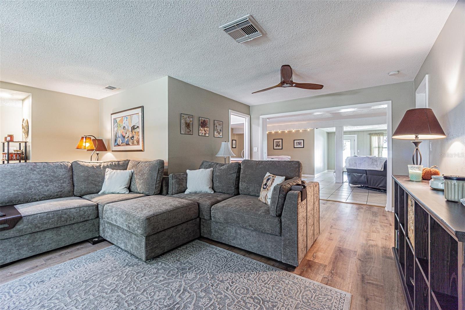 Image 13 of 50 For 936 Highview Drive