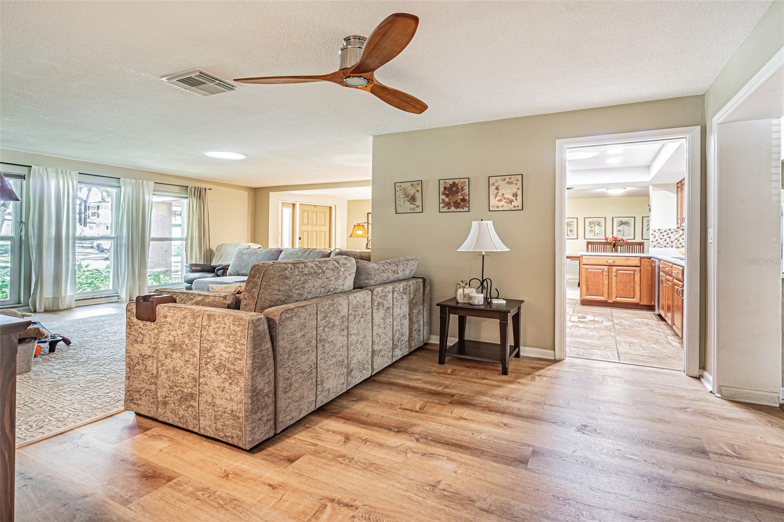 Image 14 of 50 For 936 Highview Drive