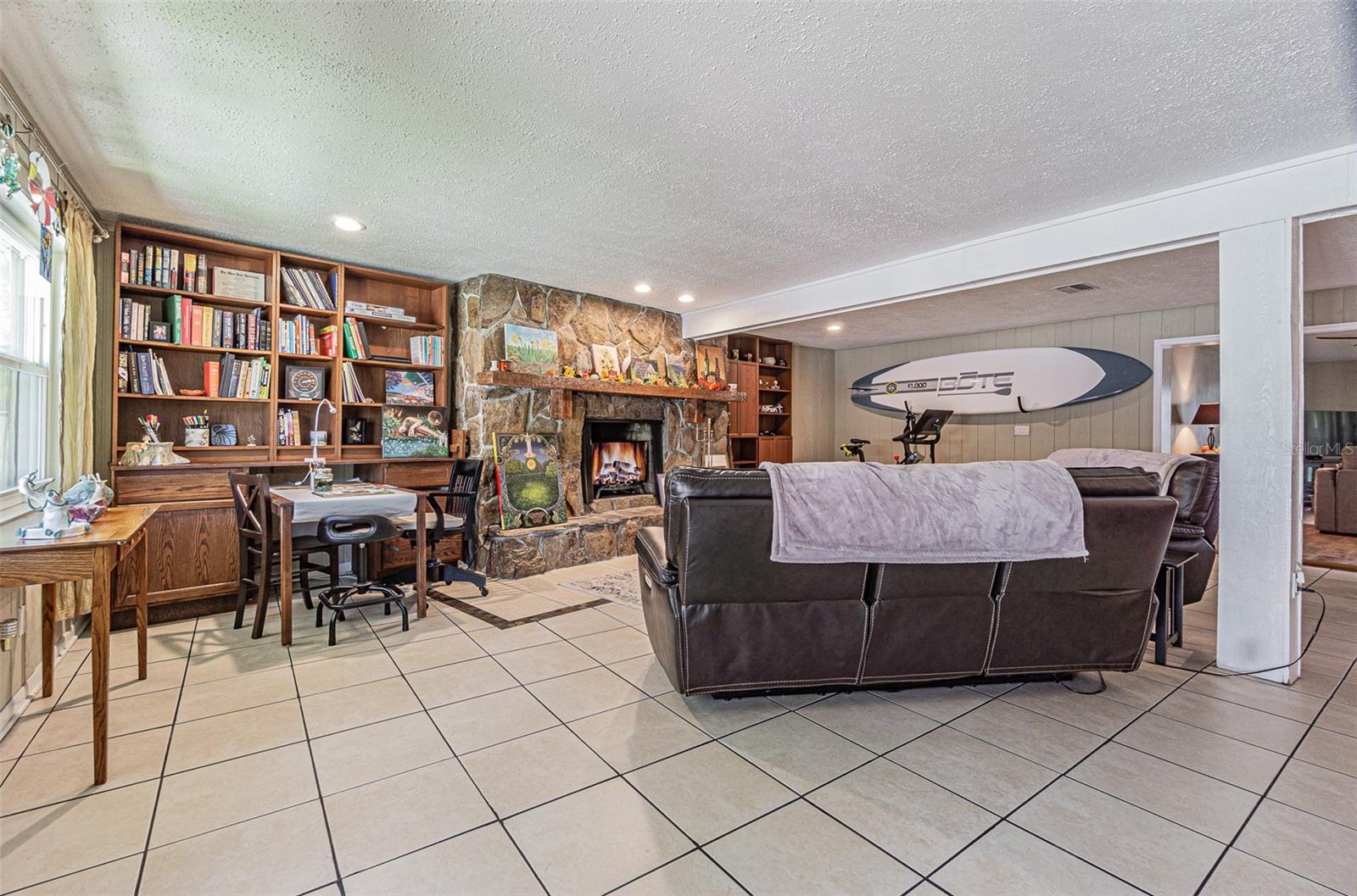 Image 16 of 50 For 936 Highview Drive