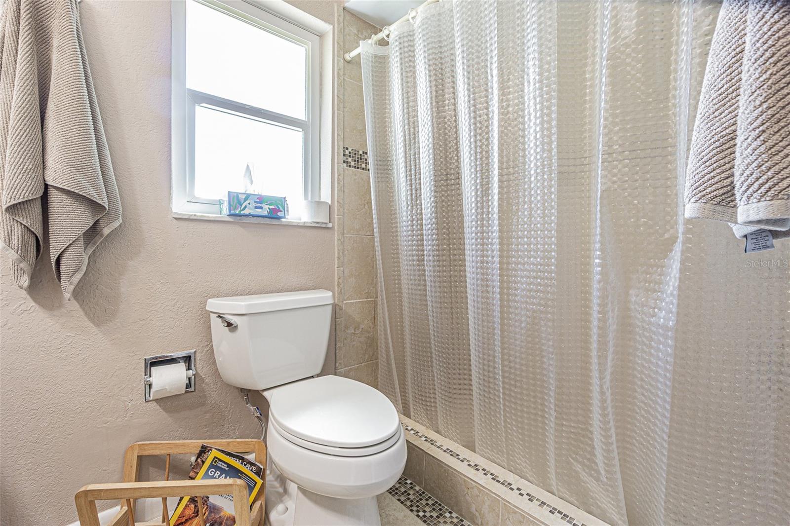 Image 22 of 50 For 936 Highview Drive