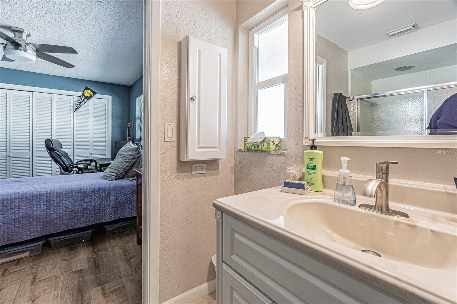 Image 25 of 50 For 936 Highview Drive