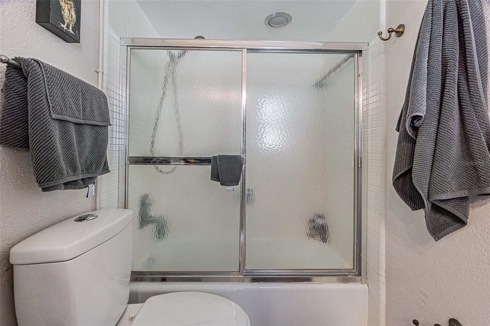 Image 27 of 50 For 936 Highview Drive