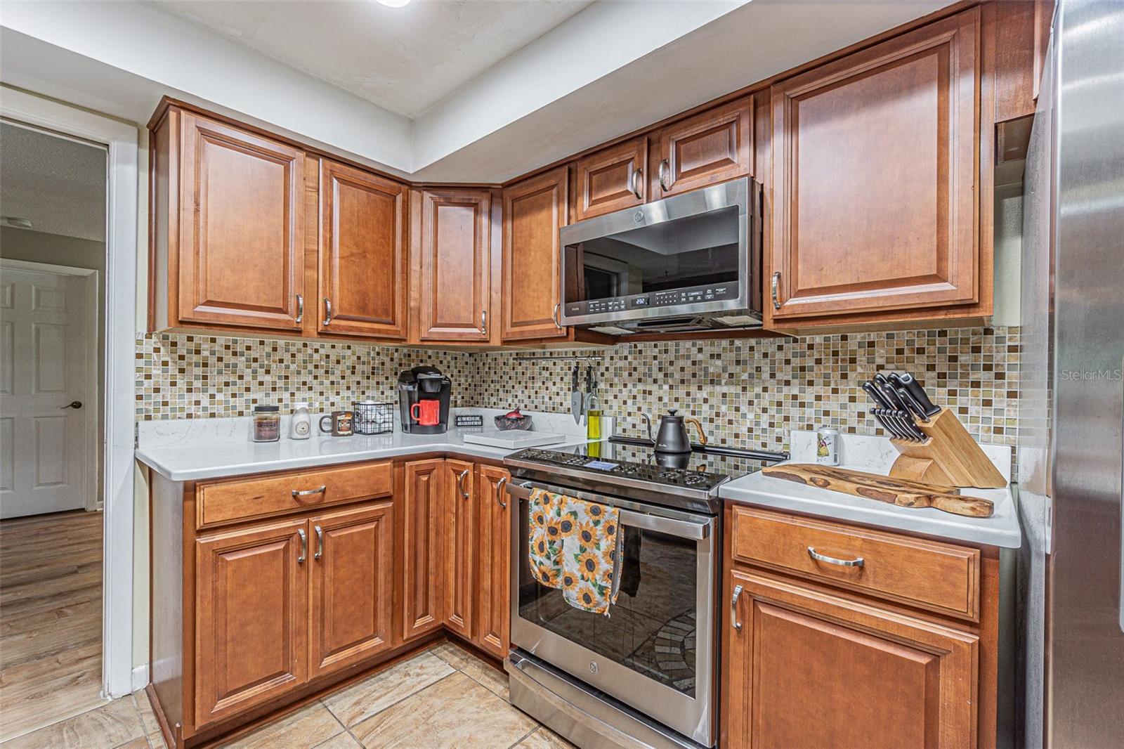 Image 5 of 50 For 936 Highview Drive