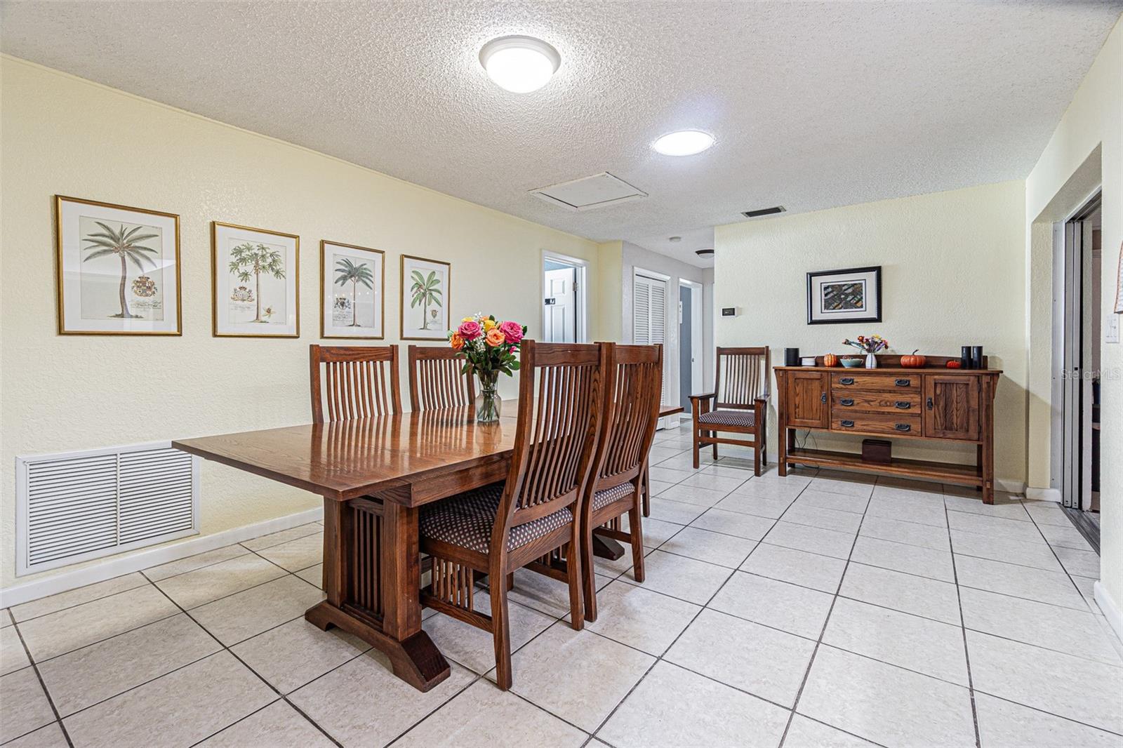 Image 7 of 50 For 936 Highview Drive