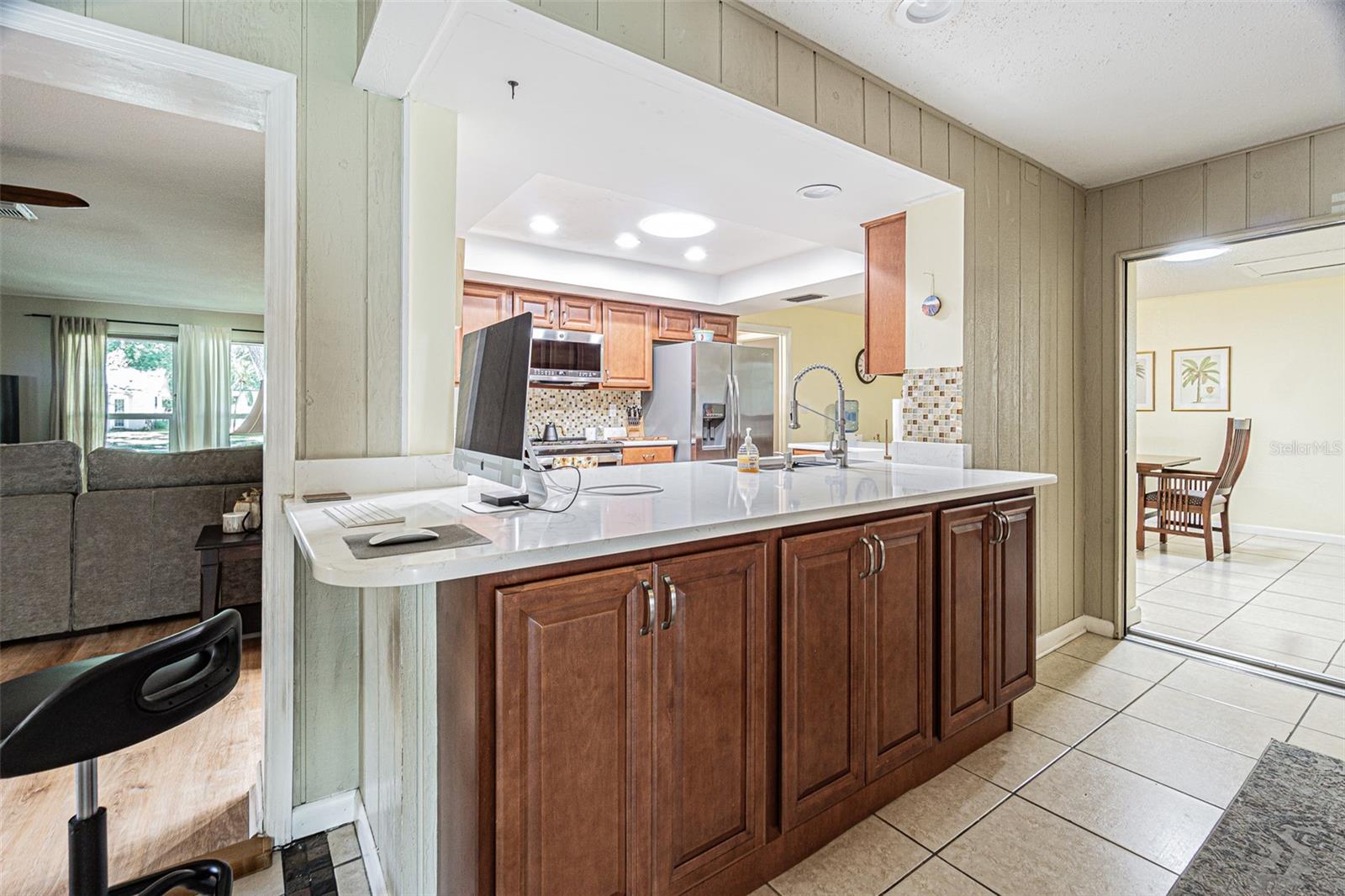 Image 9 of 50 For 936 Highview Drive