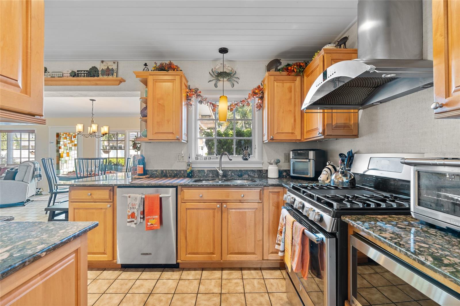 Image 13 of 43 For 6649 10th Avenue N