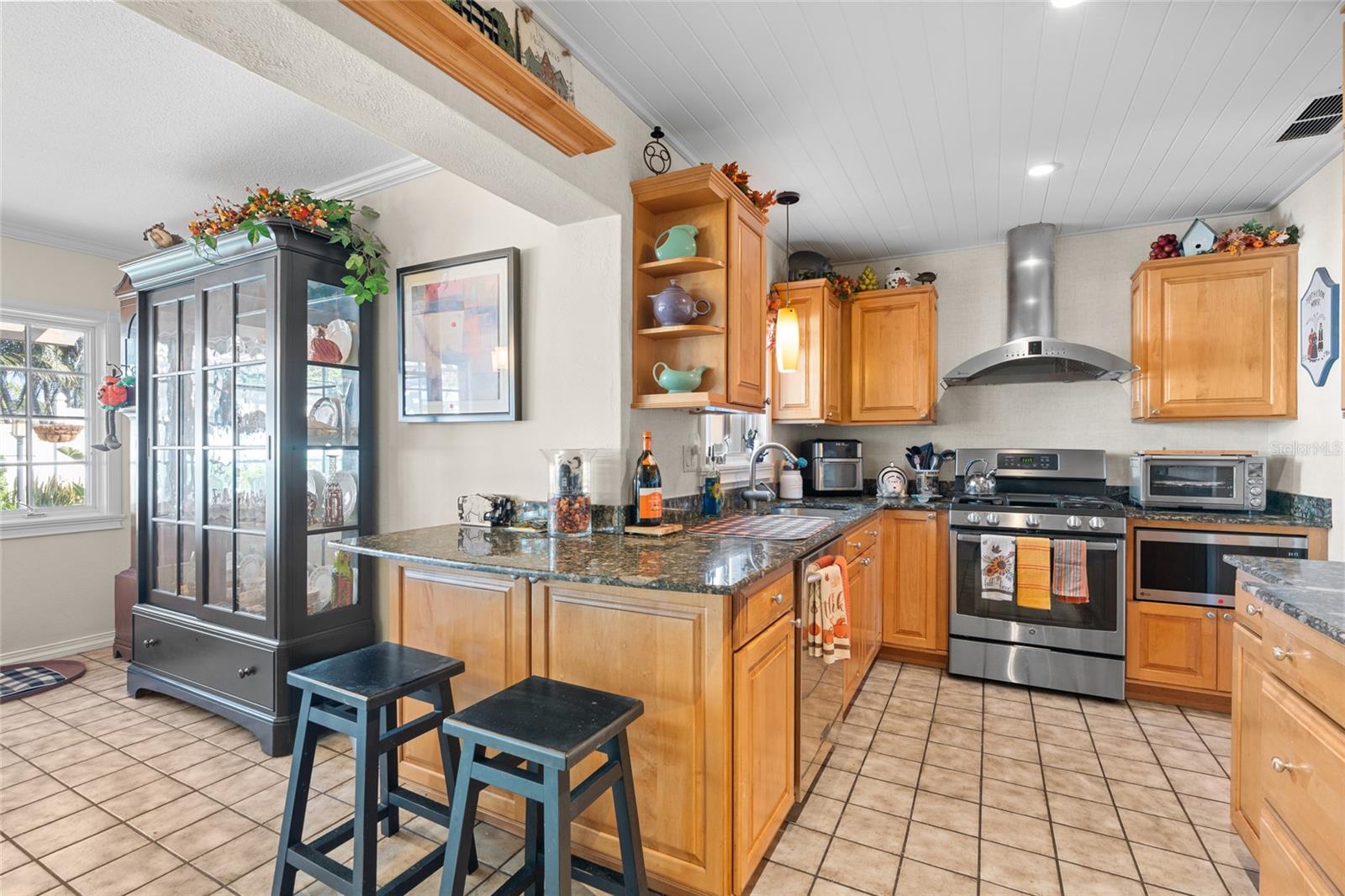 Image 14 of 43 For 6649 10th Avenue N