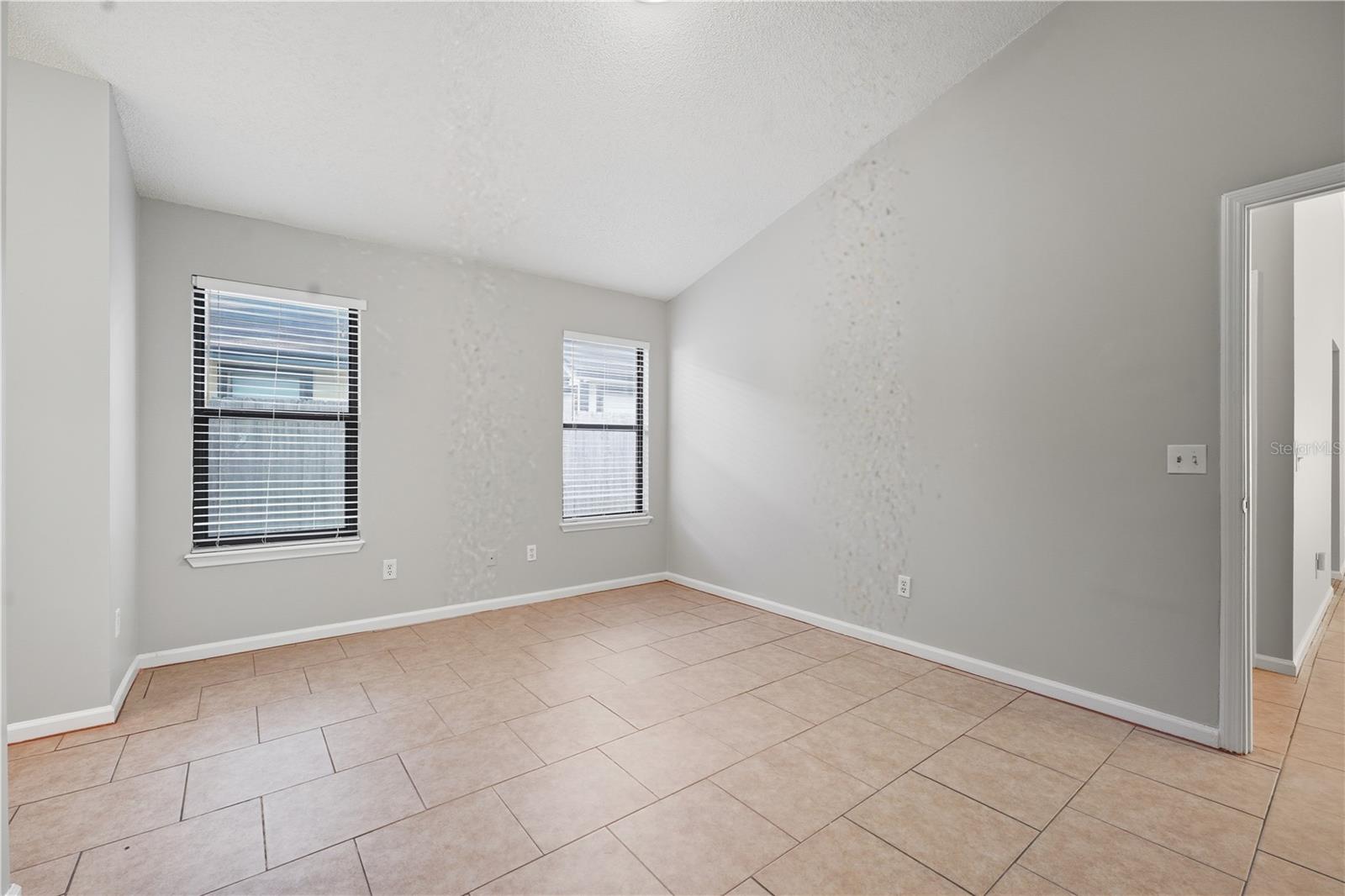 Image 8 of 18 For 1278 Independence Drive