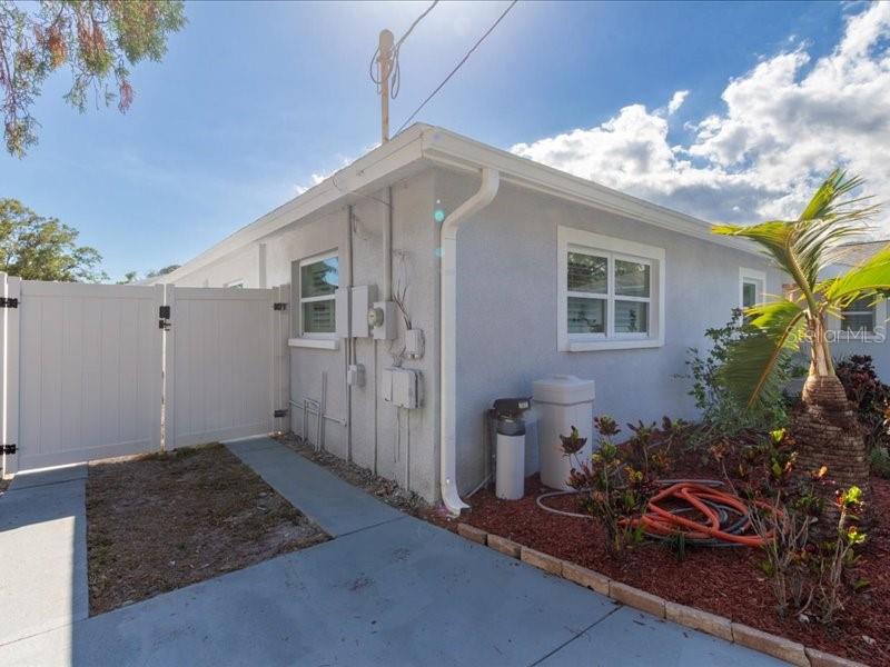 Image 17 of 83 For 4704 Price Avenue