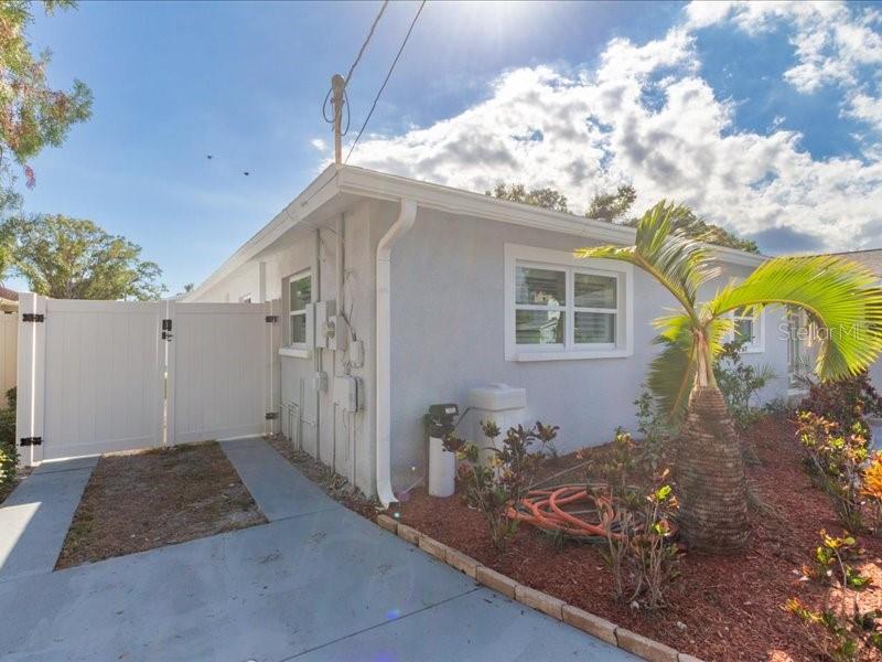 Image 18 of 83 For 4704 Price Avenue