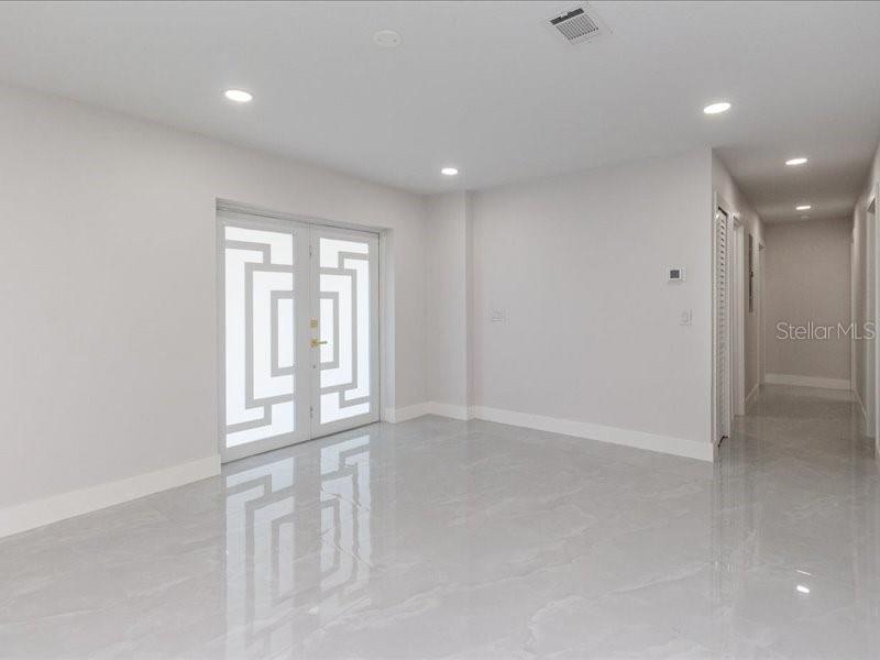 Image 36 of 83 For 4704 Price Avenue